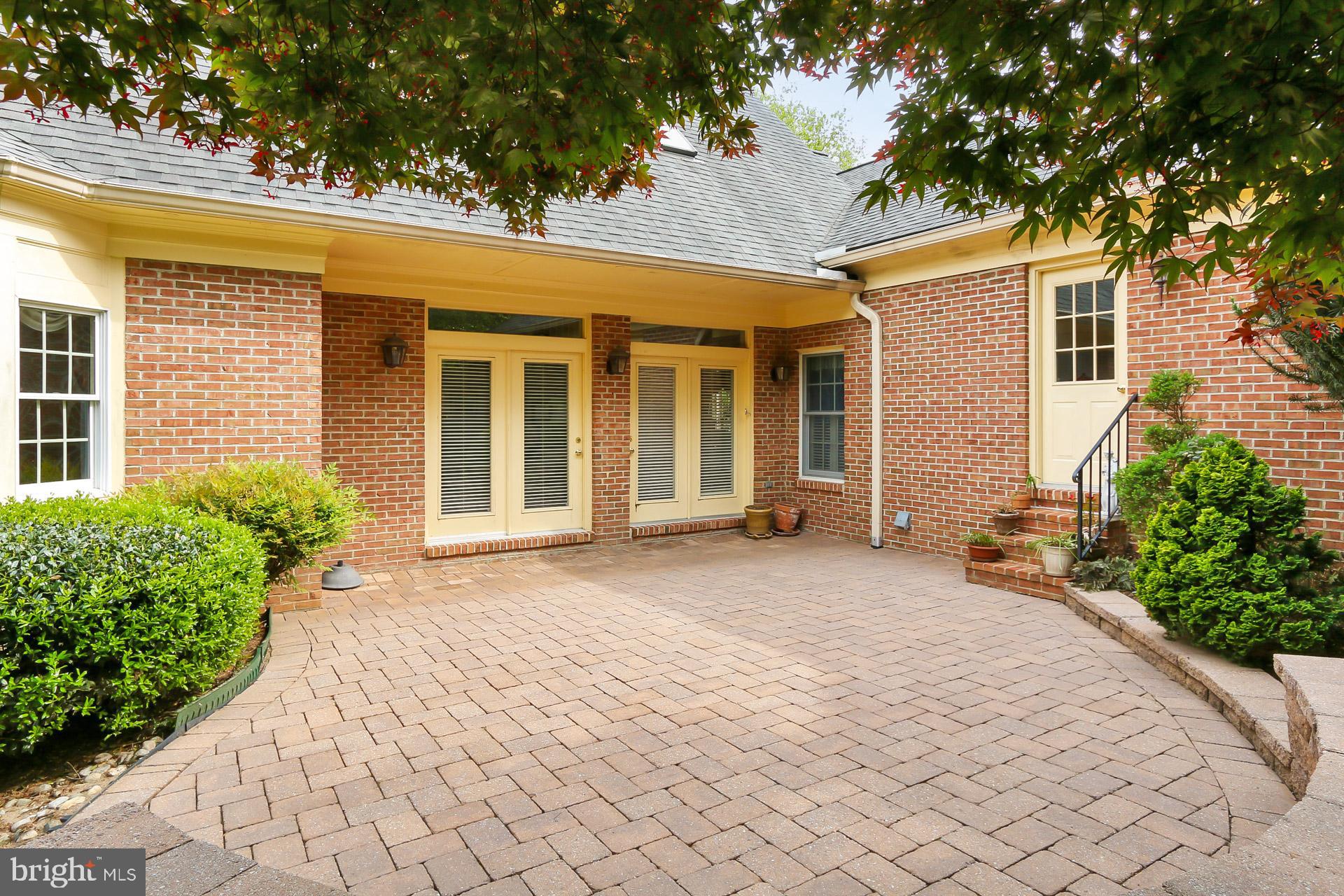 HUNTING HILLS - Residential