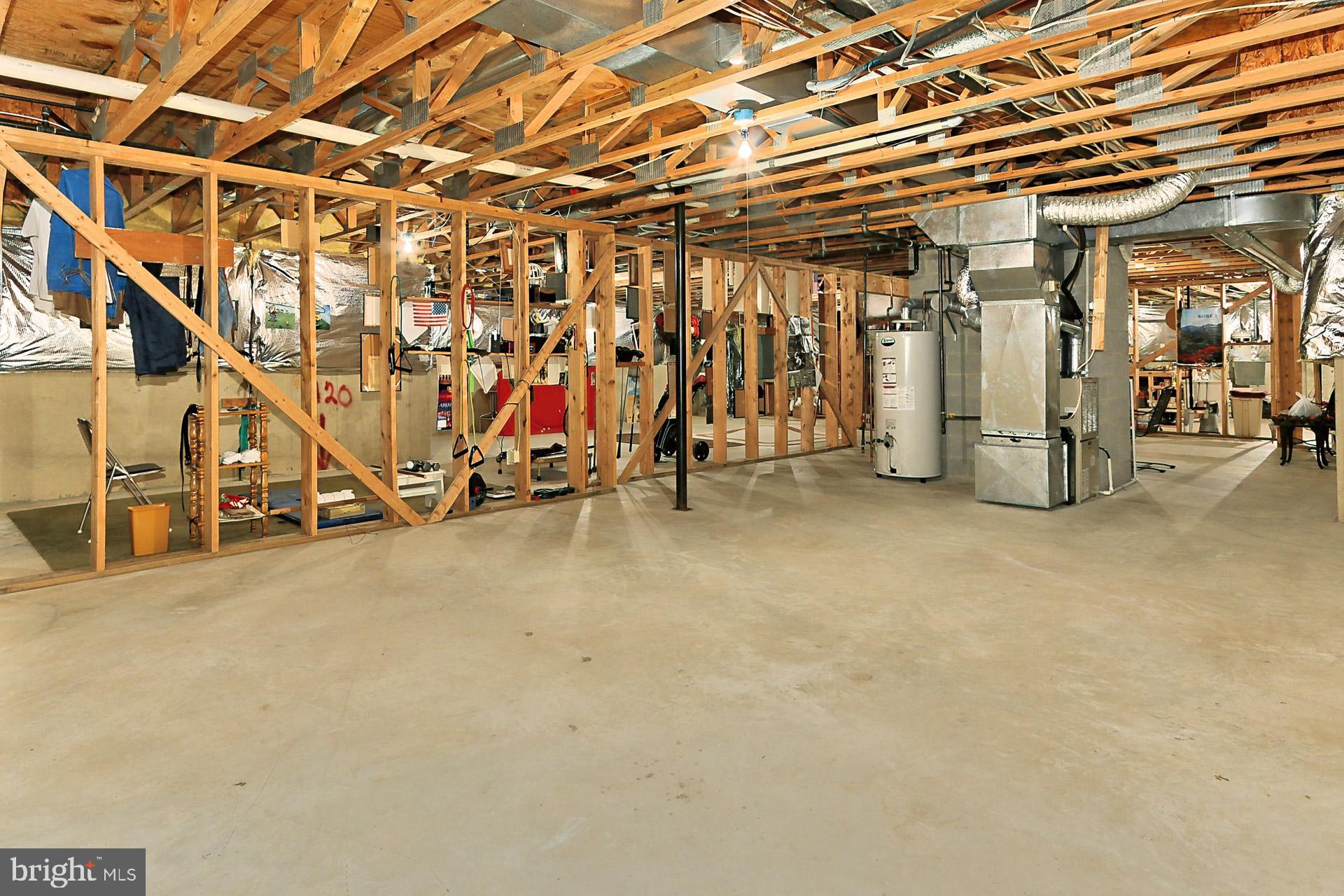 HUNTING HILLS - Residential