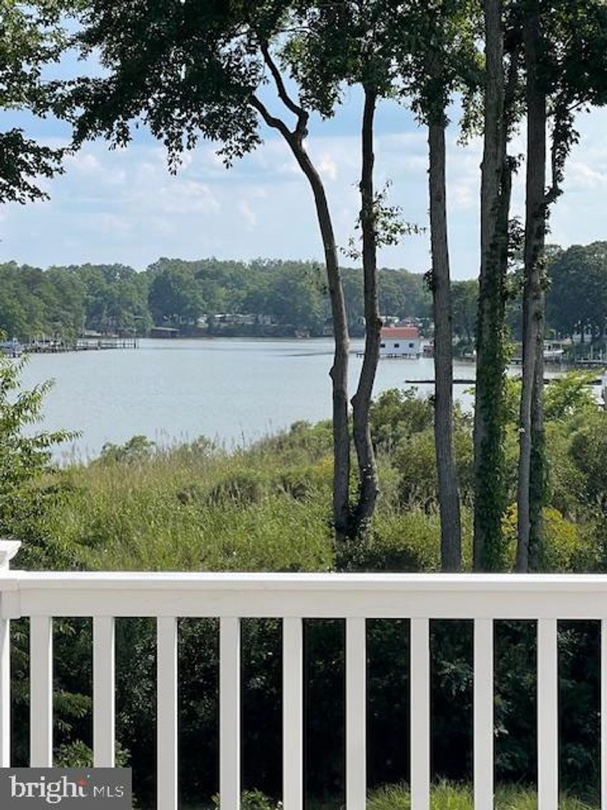 Monroe Point Townhouse Located in The Town Of Colonial Beach .
Large Living Space with Beautiful Water Views   Drive Your Golf Cart to the shopping Center or to the Beach Boardwalk , Restaurants & Events .
Golf Cart can be housed in the garage . 
Large Living Space with 4 Bed Ro's & 3 Full and 1 Half Bath .
All New Kitchen Appliances and Nice Island .

Definitely A Must See   Won't Last ...   Sorry No Pets !
Must have Good Credit & Rental History !!