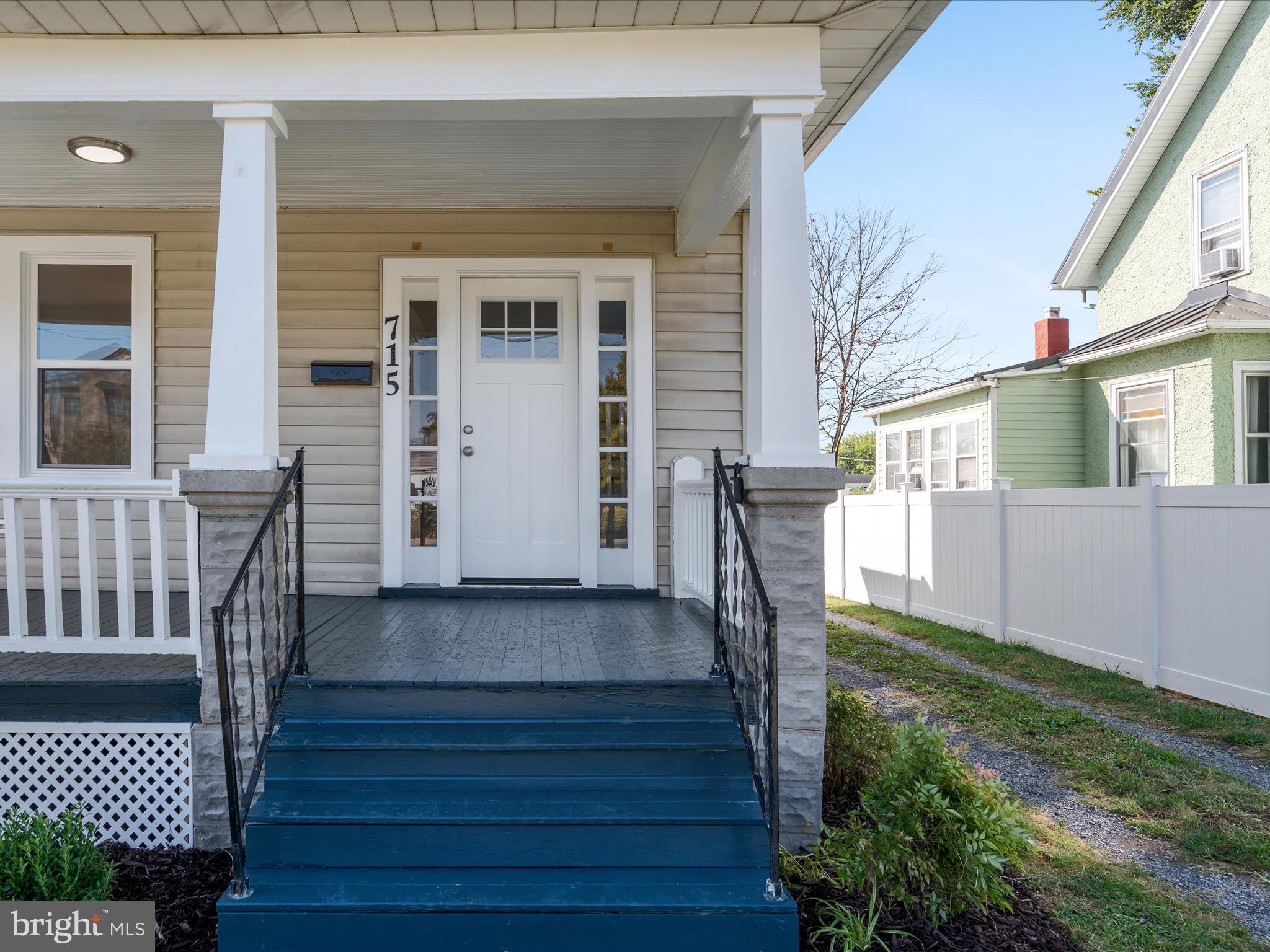 715 BERRYVILLE AVENUE