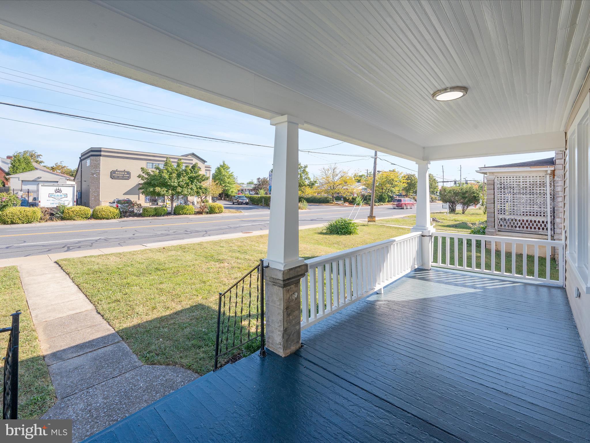 715 BERRYVILLE AVENUE