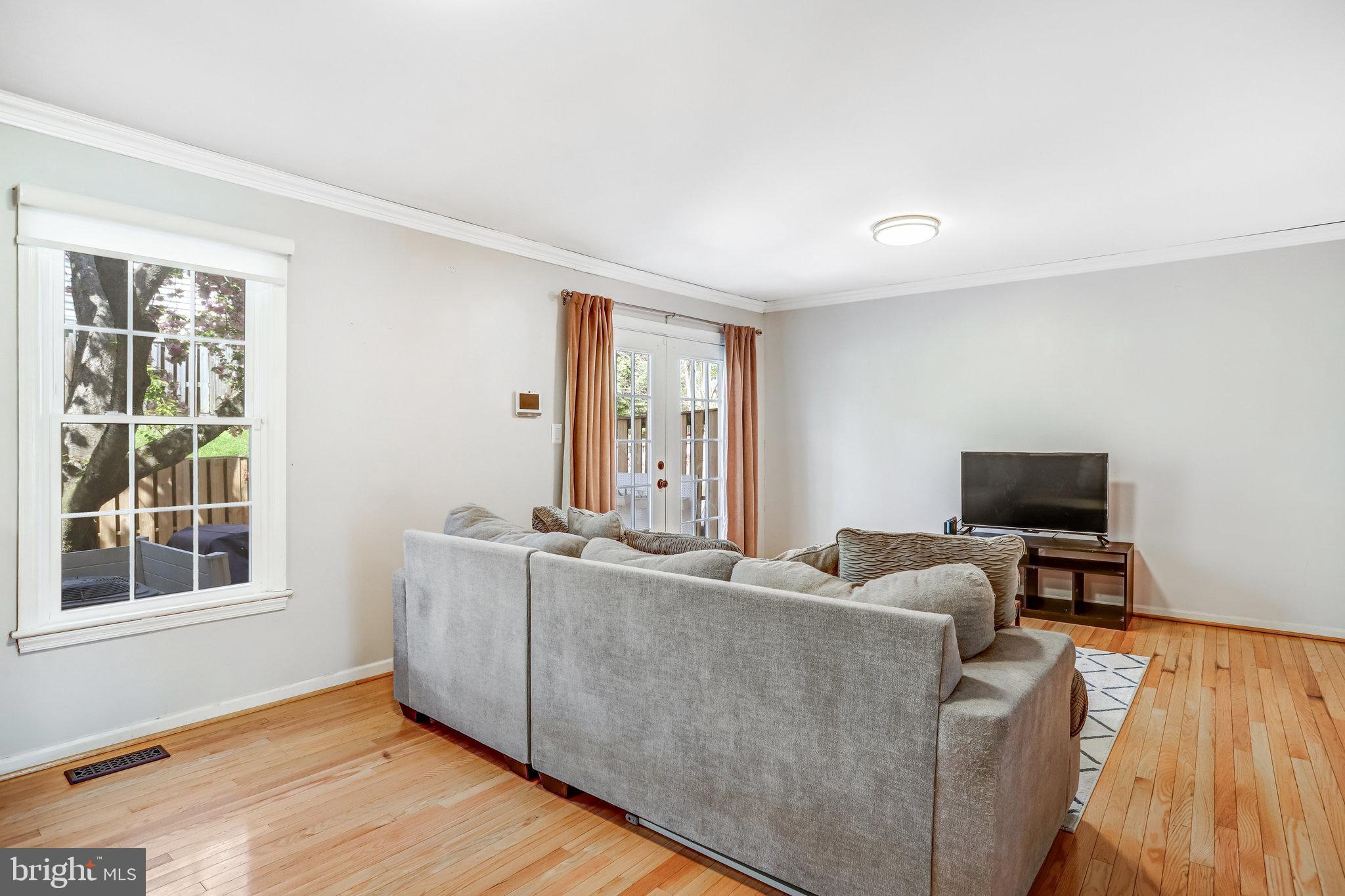 SHADOW OAK - Residential