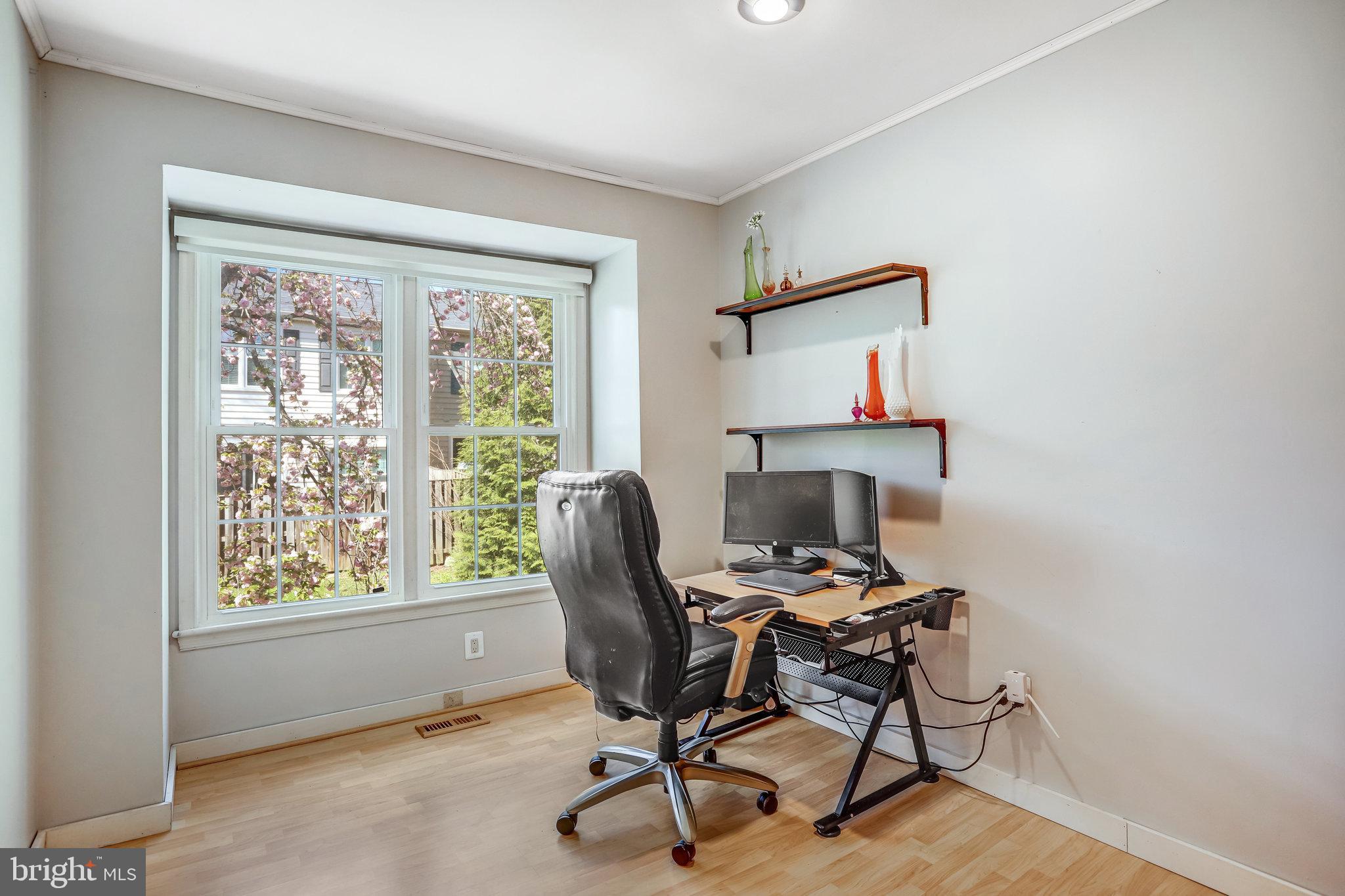 SHADOW OAK - Residential