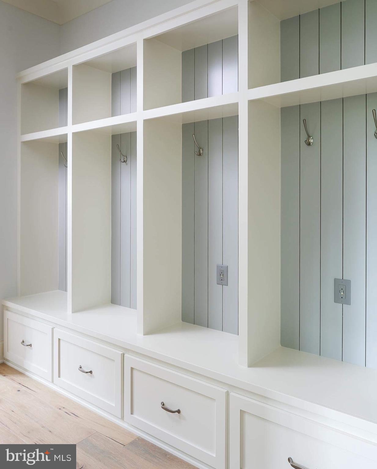 BRIAR KNOLL - Residential