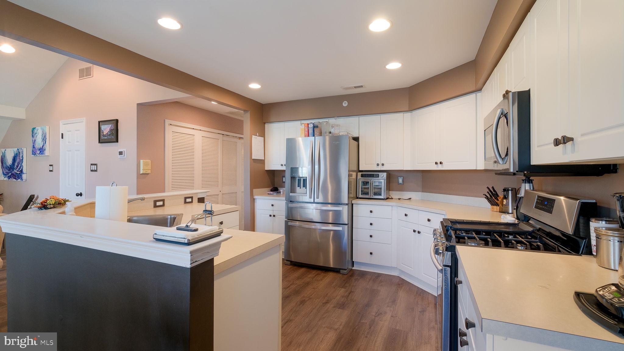 COUNTRY CROSSING - Residential