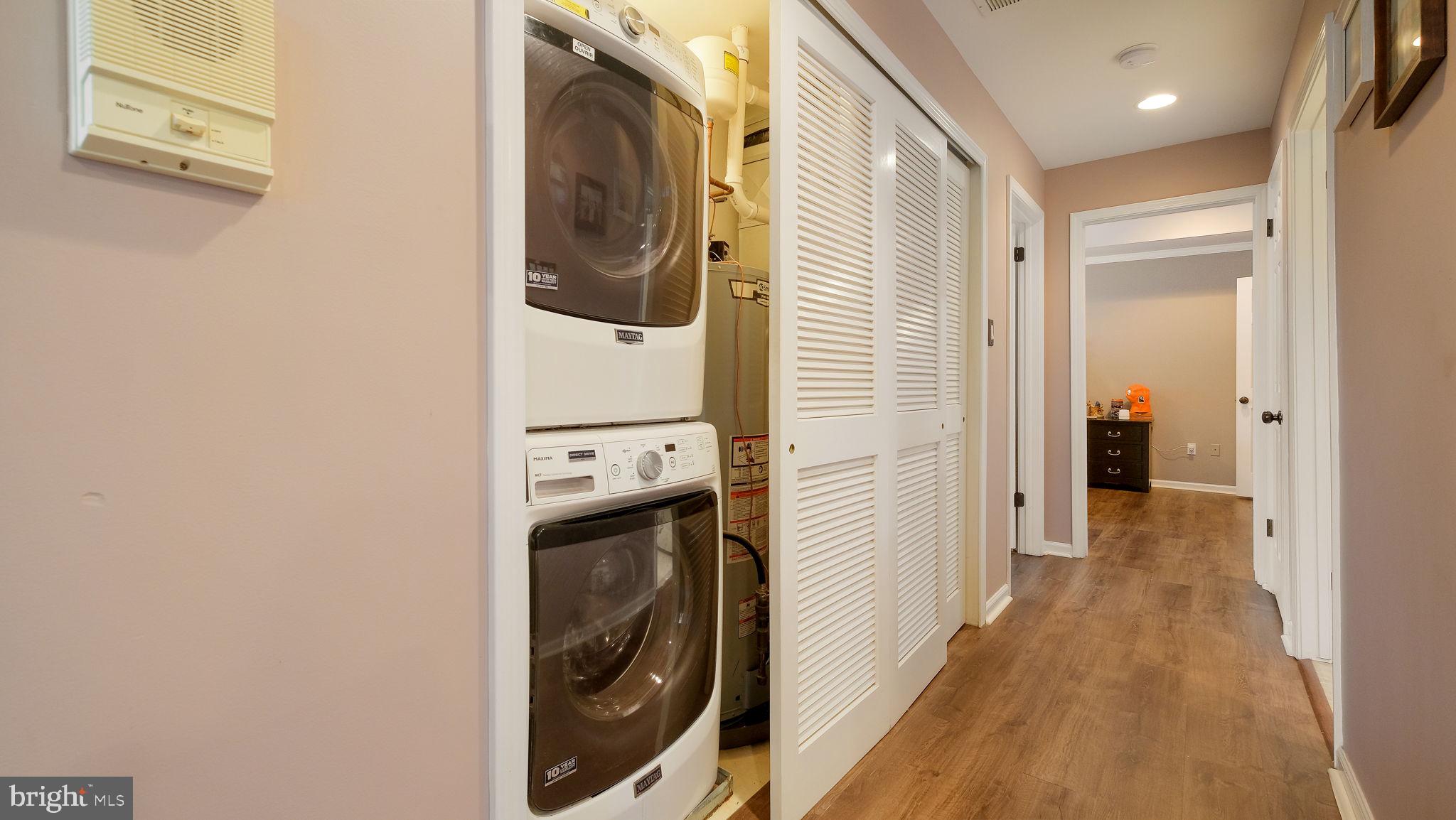 COUNTRY CROSSING - Residential