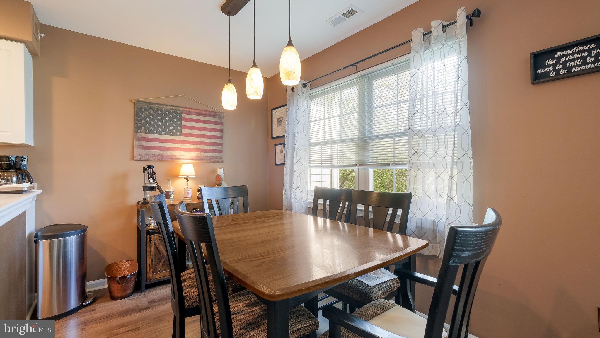 COUNTRY CROSSING - Residential