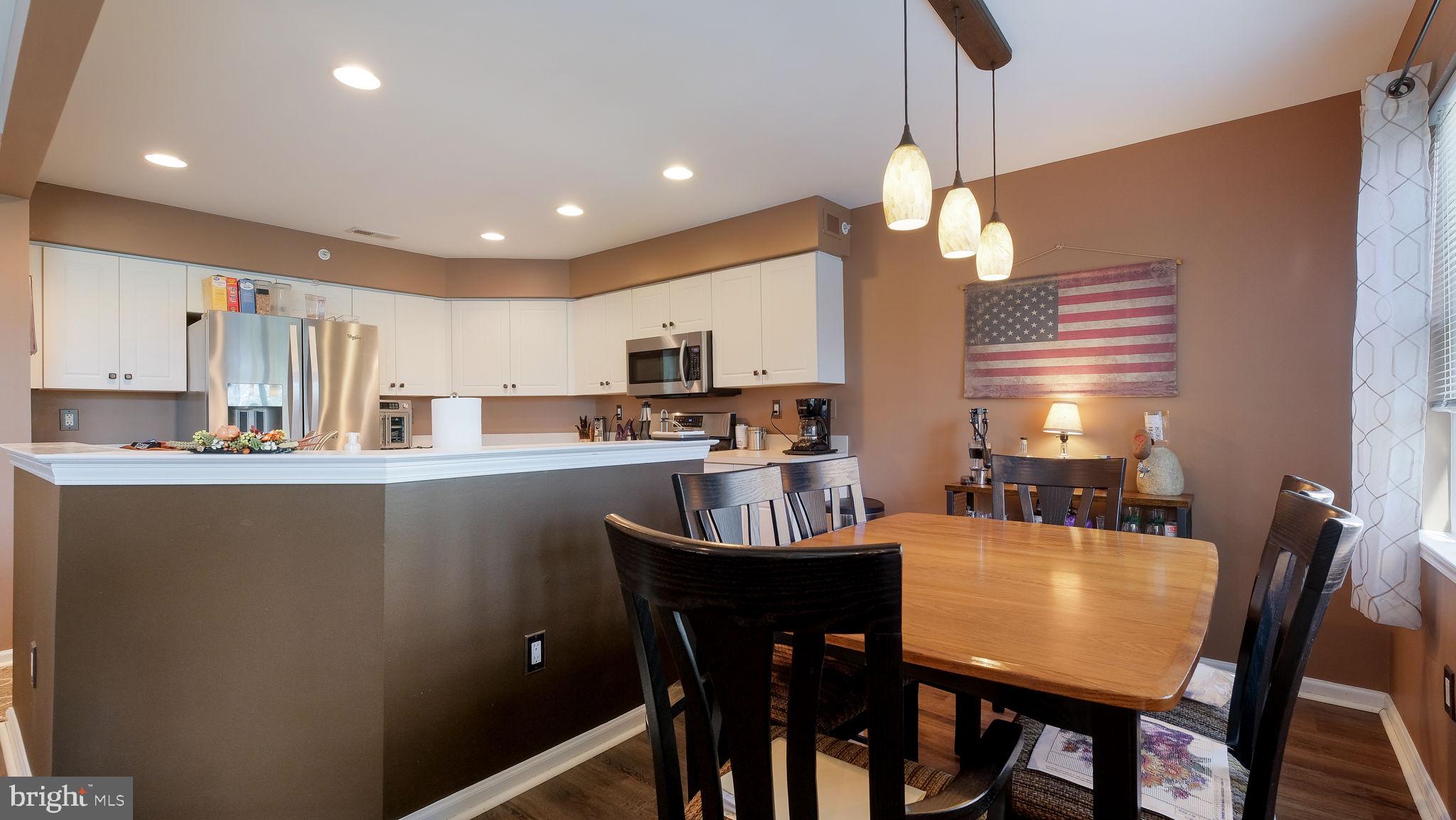 COUNTRY CROSSING - Residential