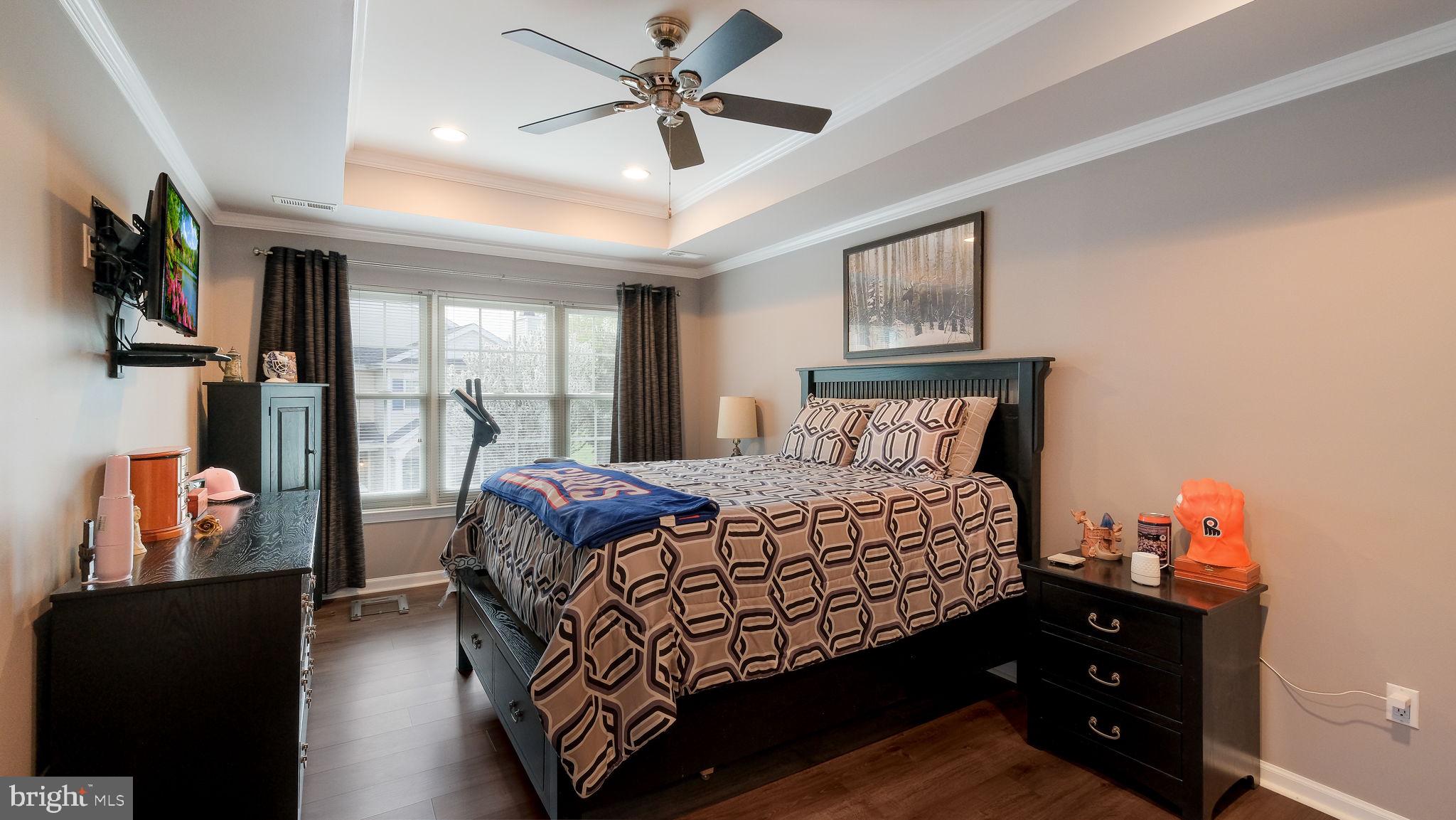 COUNTRY CROSSING - Residential