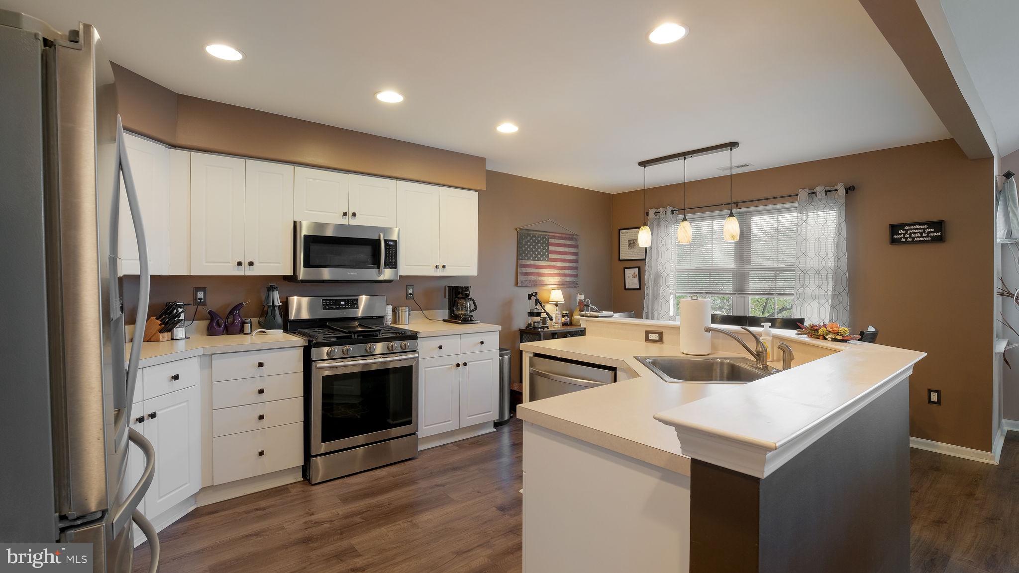 COUNTRY CROSSING - Residential