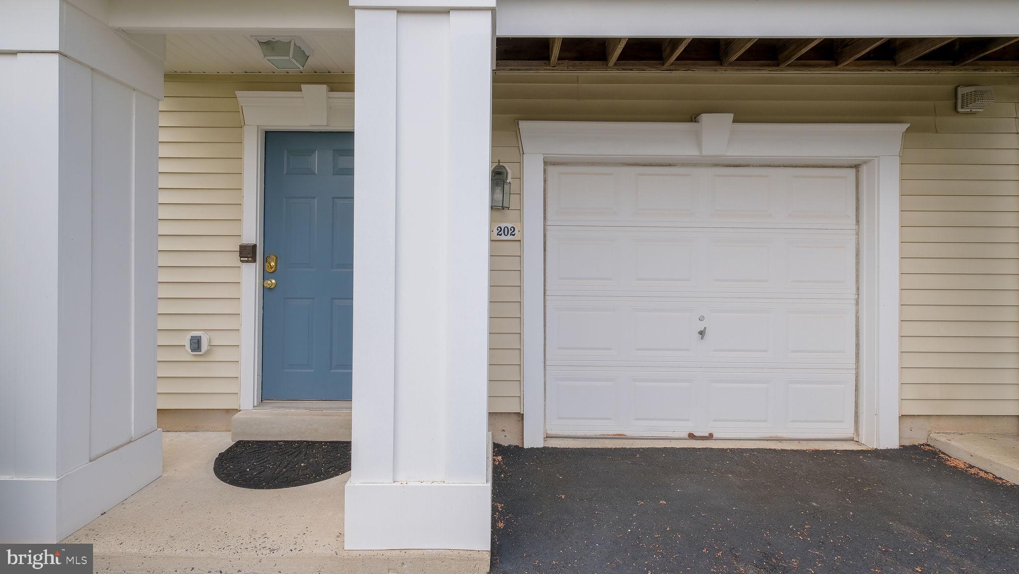 COUNTRY CROSSING - Residential