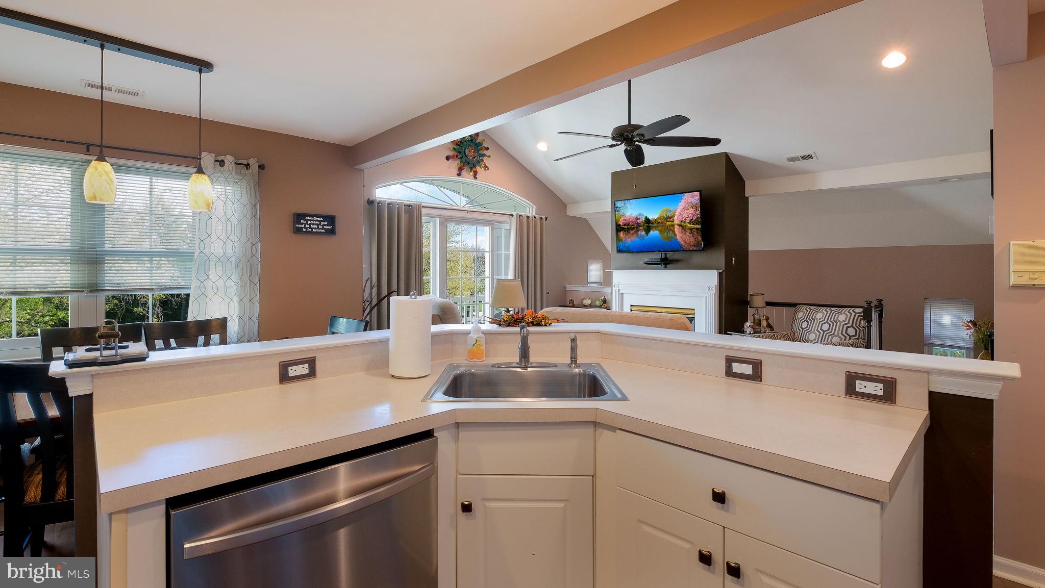 COUNTRY CROSSING - Residential