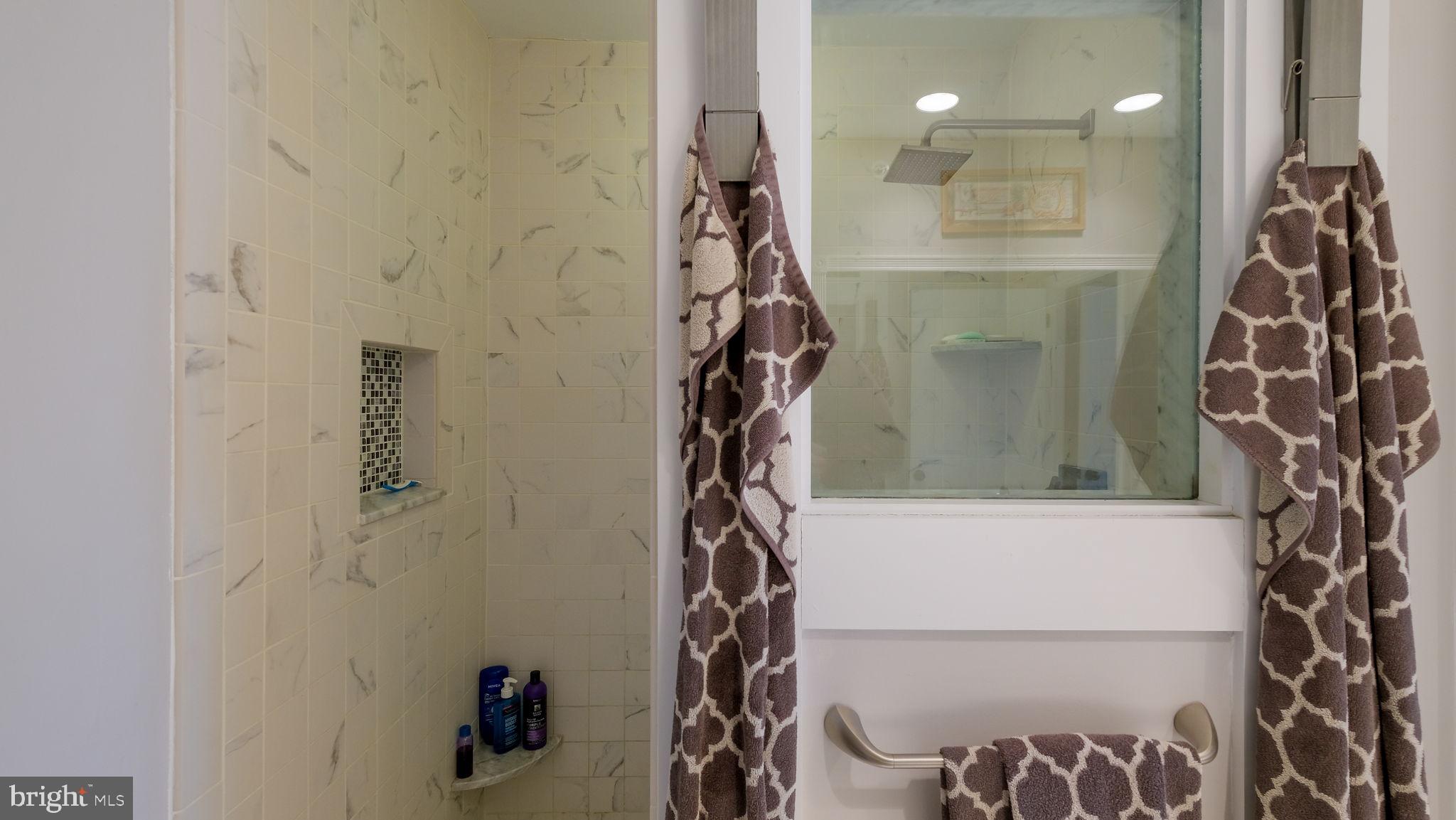 COUNTRY CROSSING - Residential