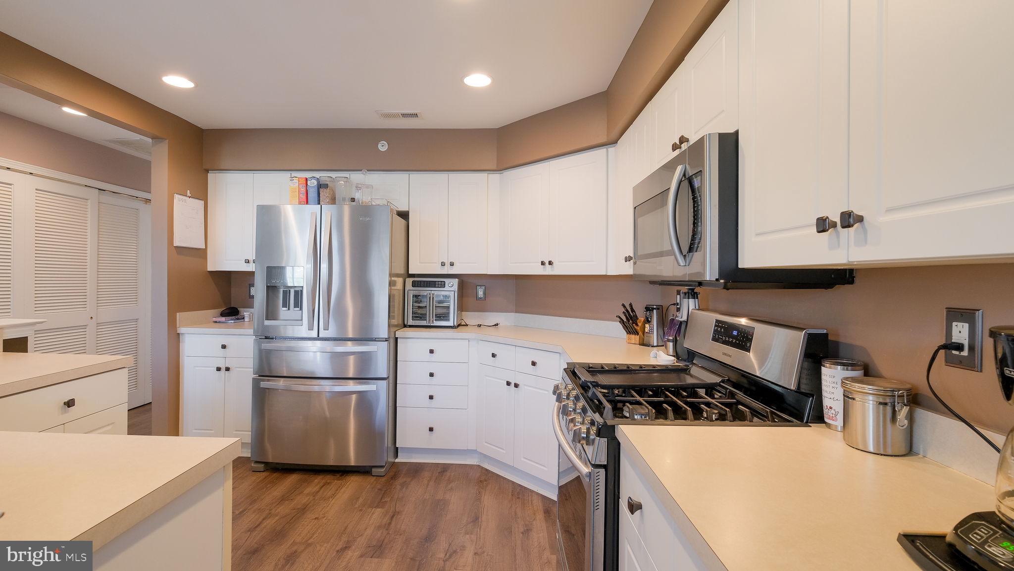 COUNTRY CROSSING - Residential