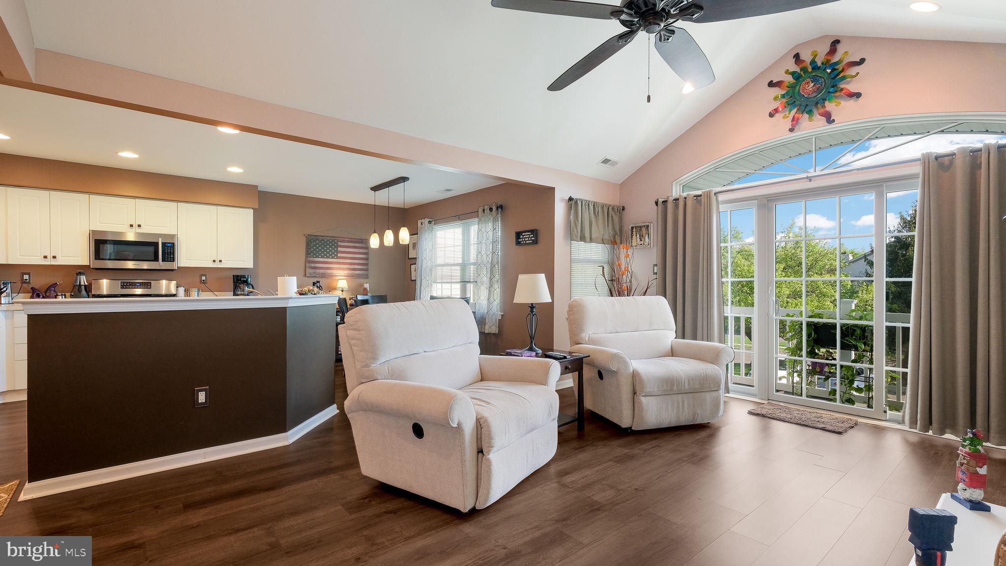 COUNTRY CROSSING - Residential