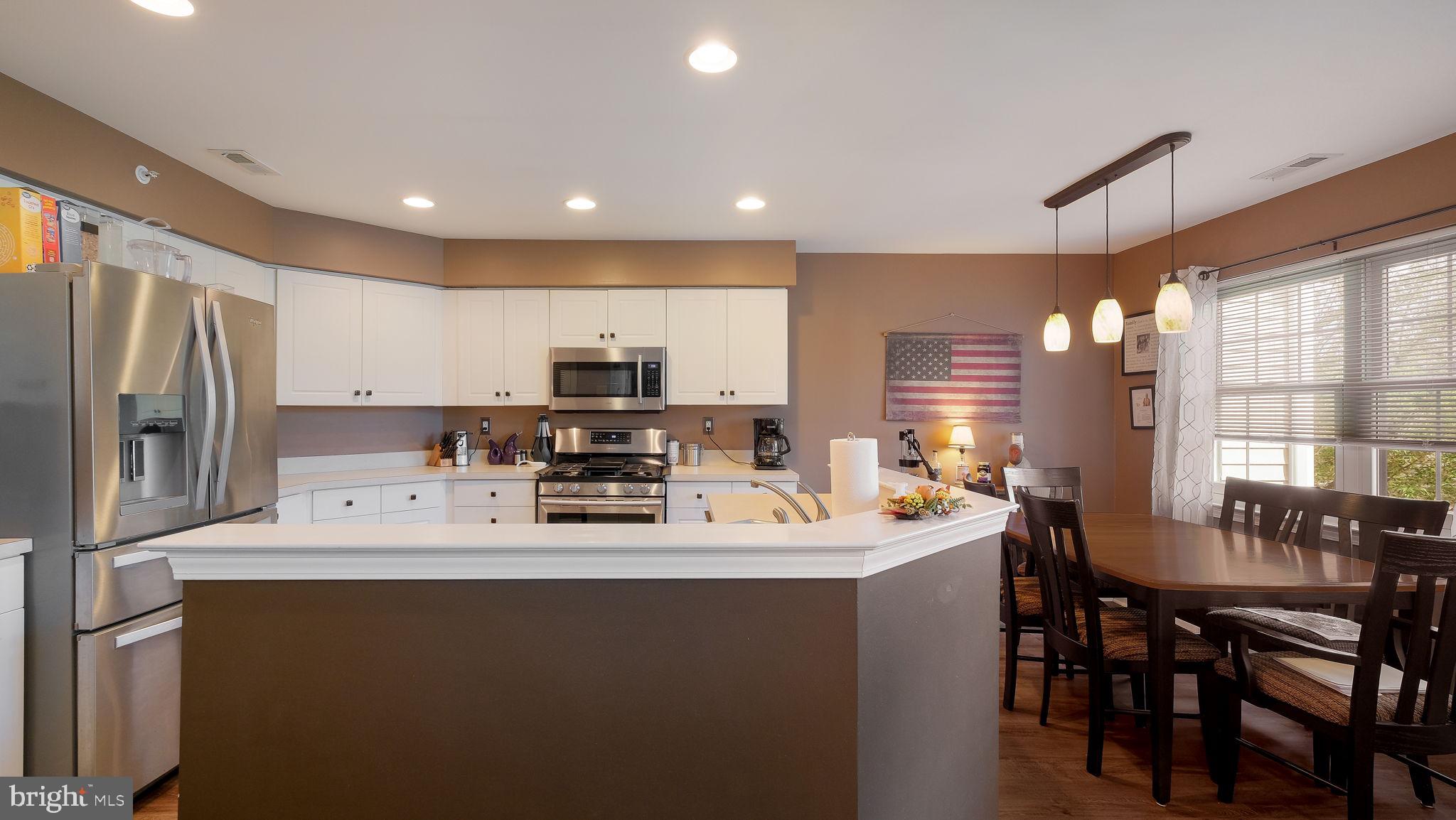 COUNTRY CROSSING - Residential