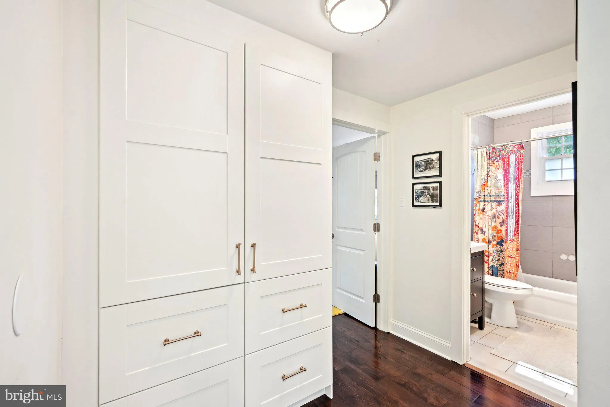 Jenkintown, Pennsylvania 19046, United States, 4 Bedrooms Bedrooms, ,4 BathroomsBathrooms,Residential,Contingent,110028