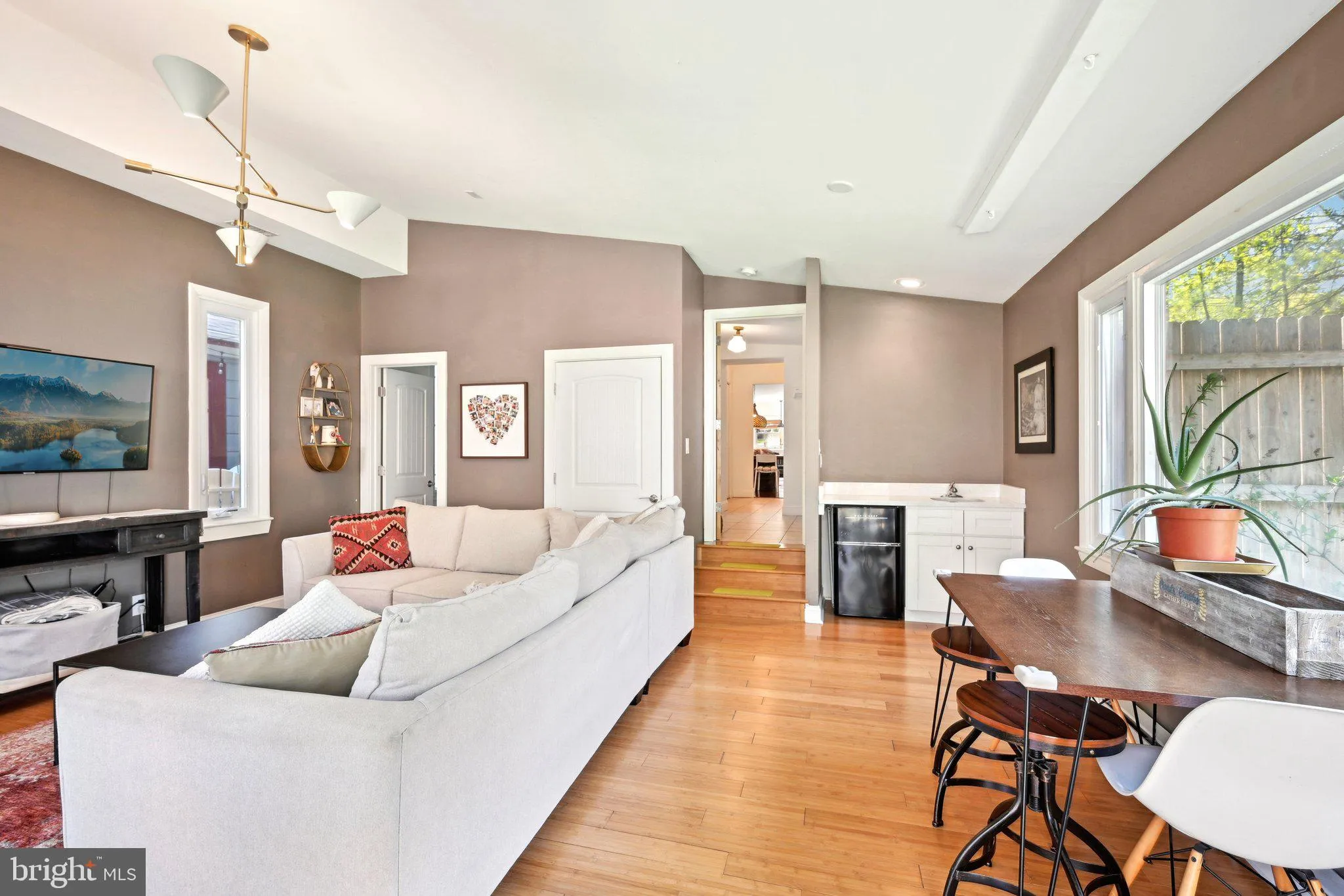 Jenkintown, Pennsylvania 19046, United States, 4 Bedrooms Bedrooms, ,4 BathroomsBathrooms,Residential,Contingent,110028