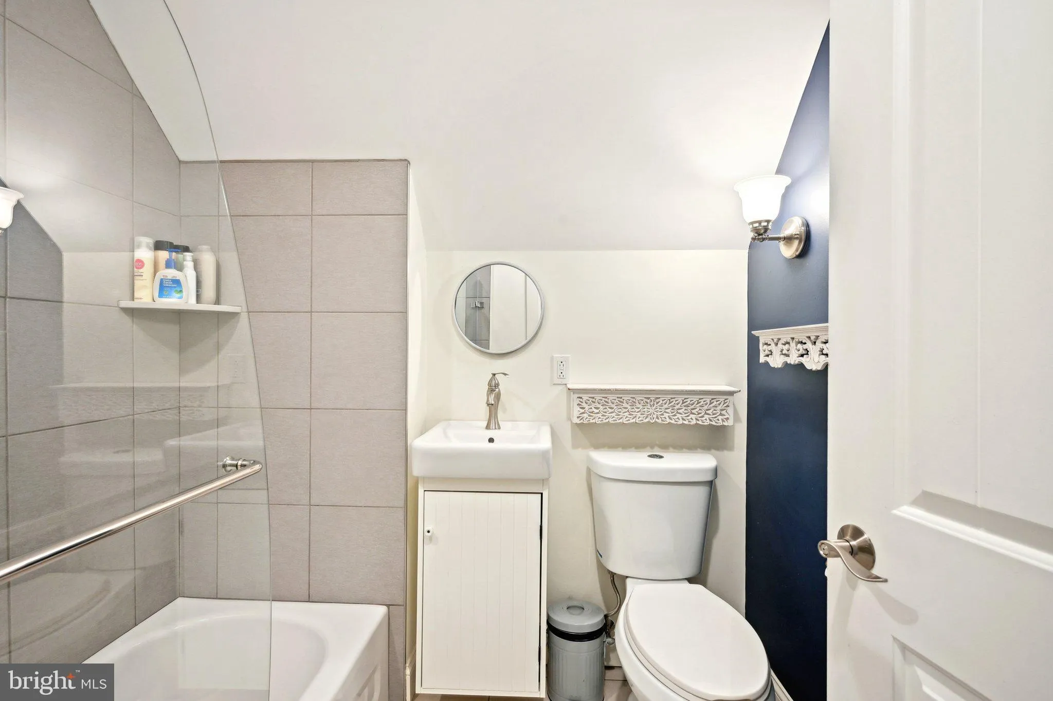 Jenkintown, Pennsylvania 19046, United States, 4 Bedrooms Bedrooms, ,4 BathroomsBathrooms,Residential,Contingent,110028