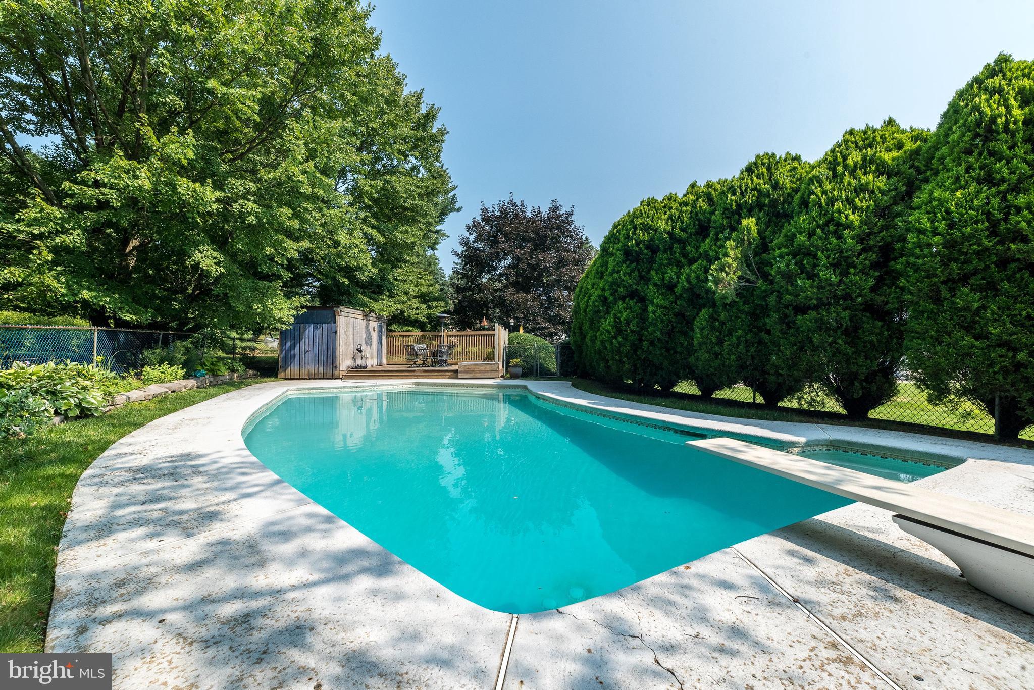 REGAL GLEN - Residential
