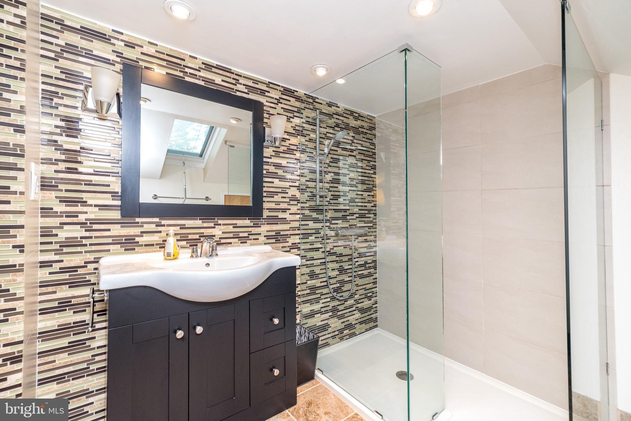 REGAL GLEN - Residential