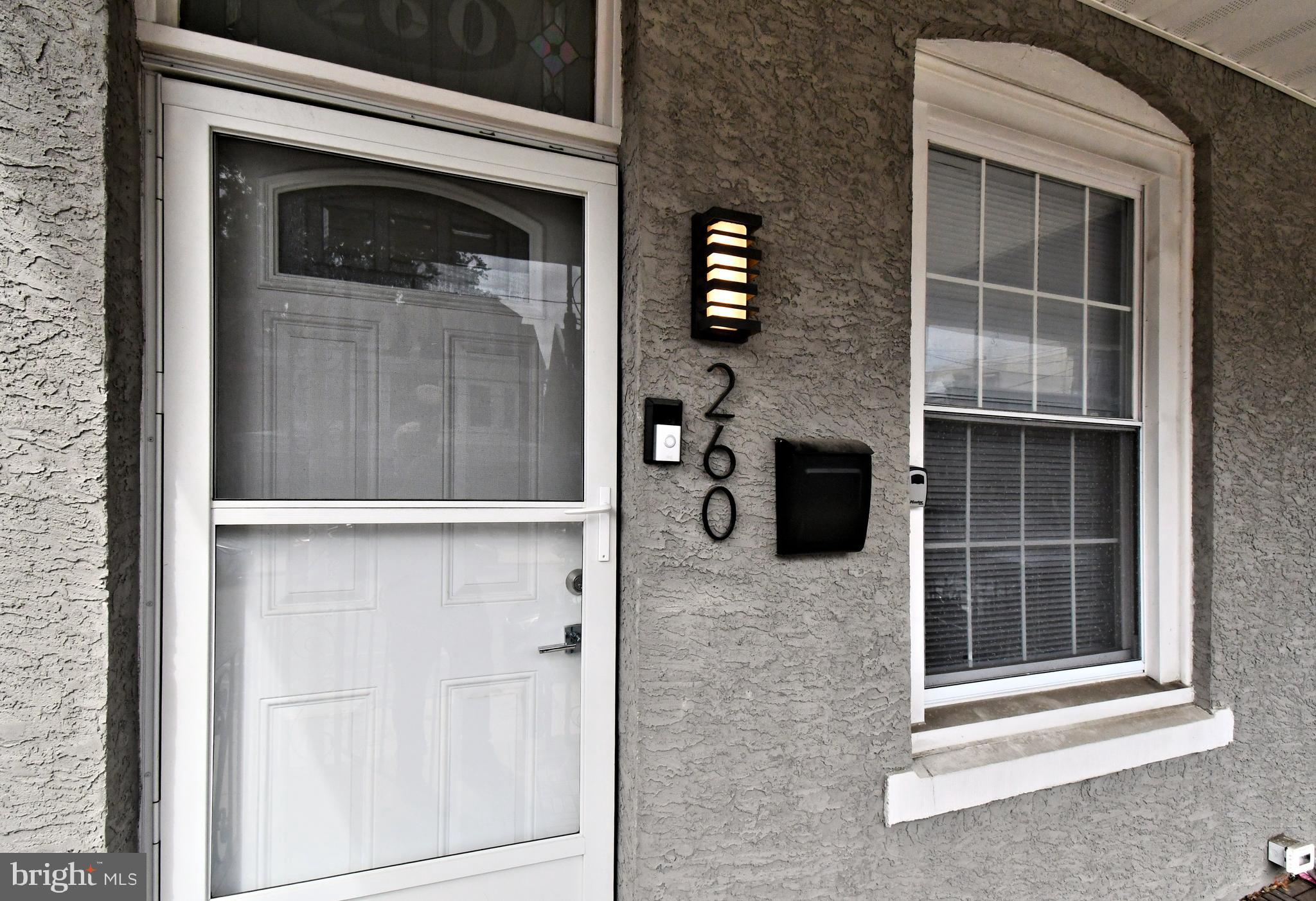 260 ROXBOROUGH AVENUE