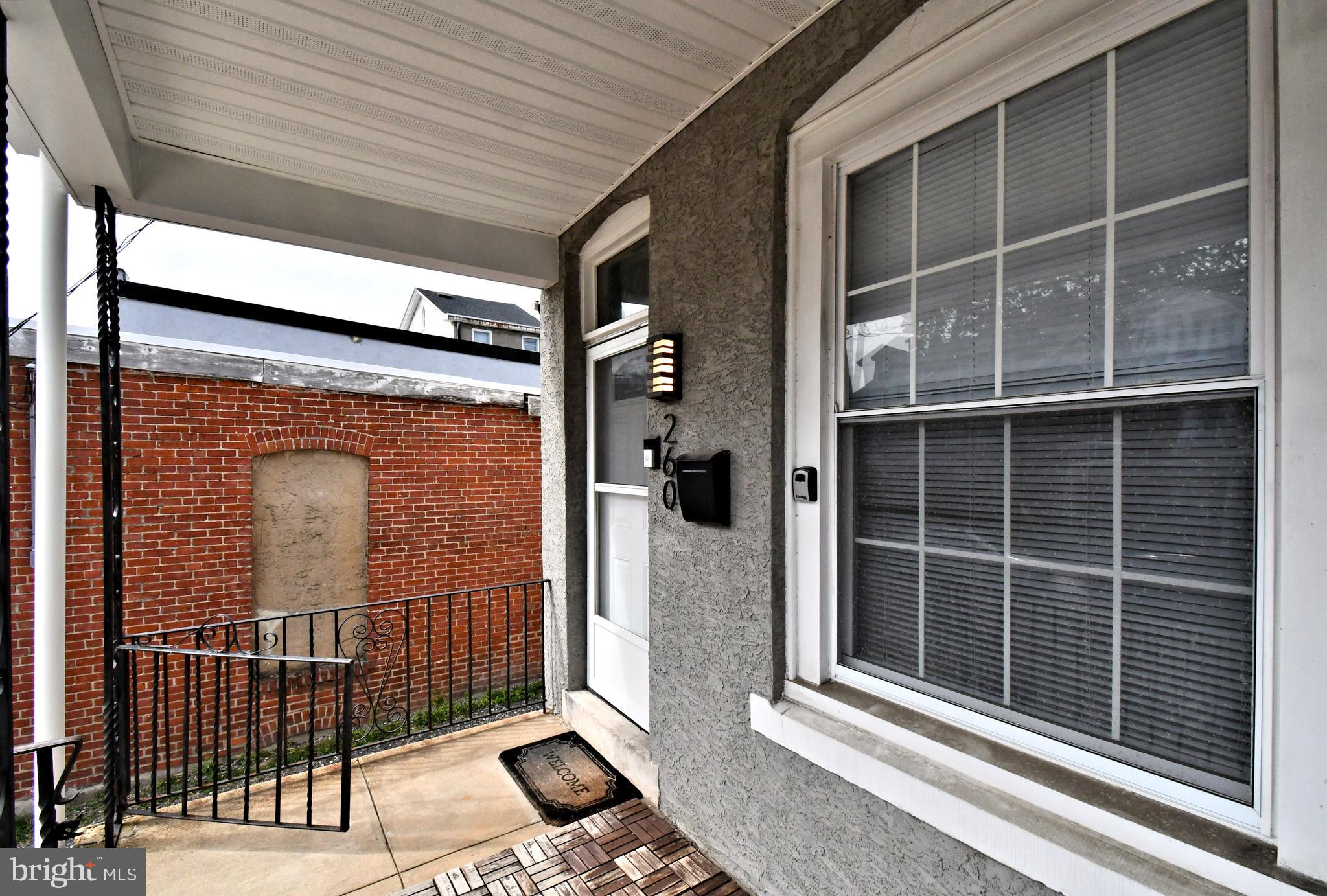 260 ROXBOROUGH AVENUE