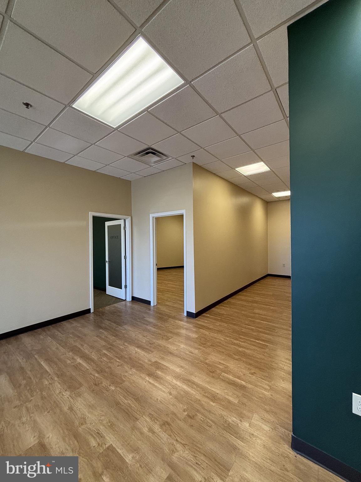 WILLOW SHADE - Commercial Lease