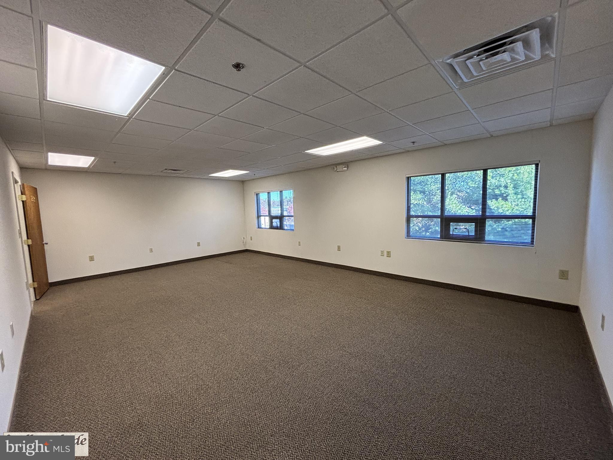 WILLOW SHADE - Commercial Lease