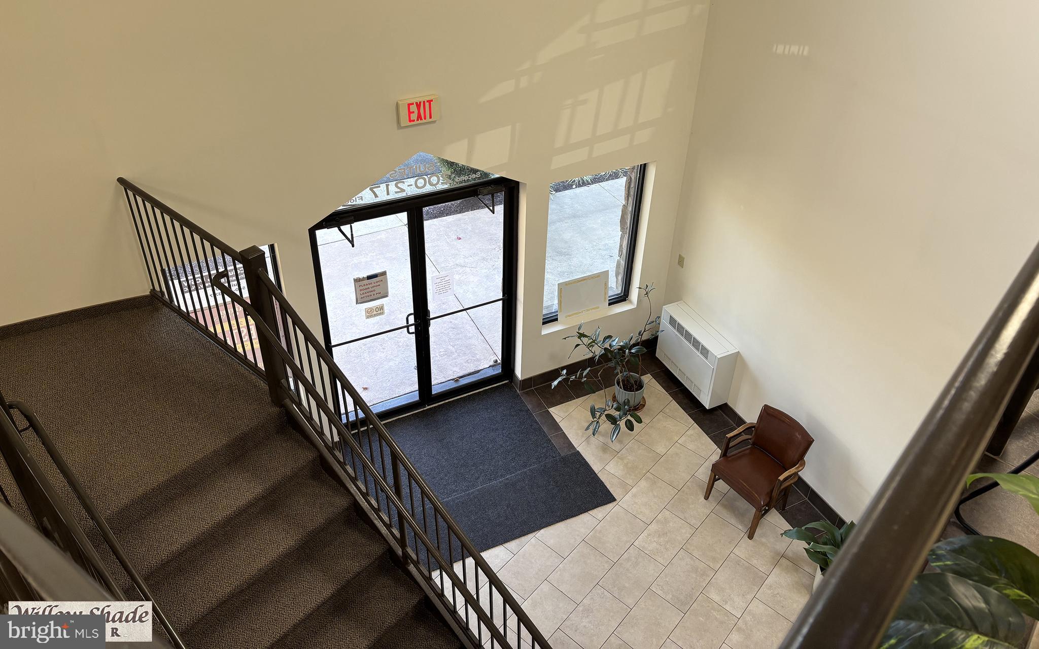 WILLOW SHADE - Commercial Lease