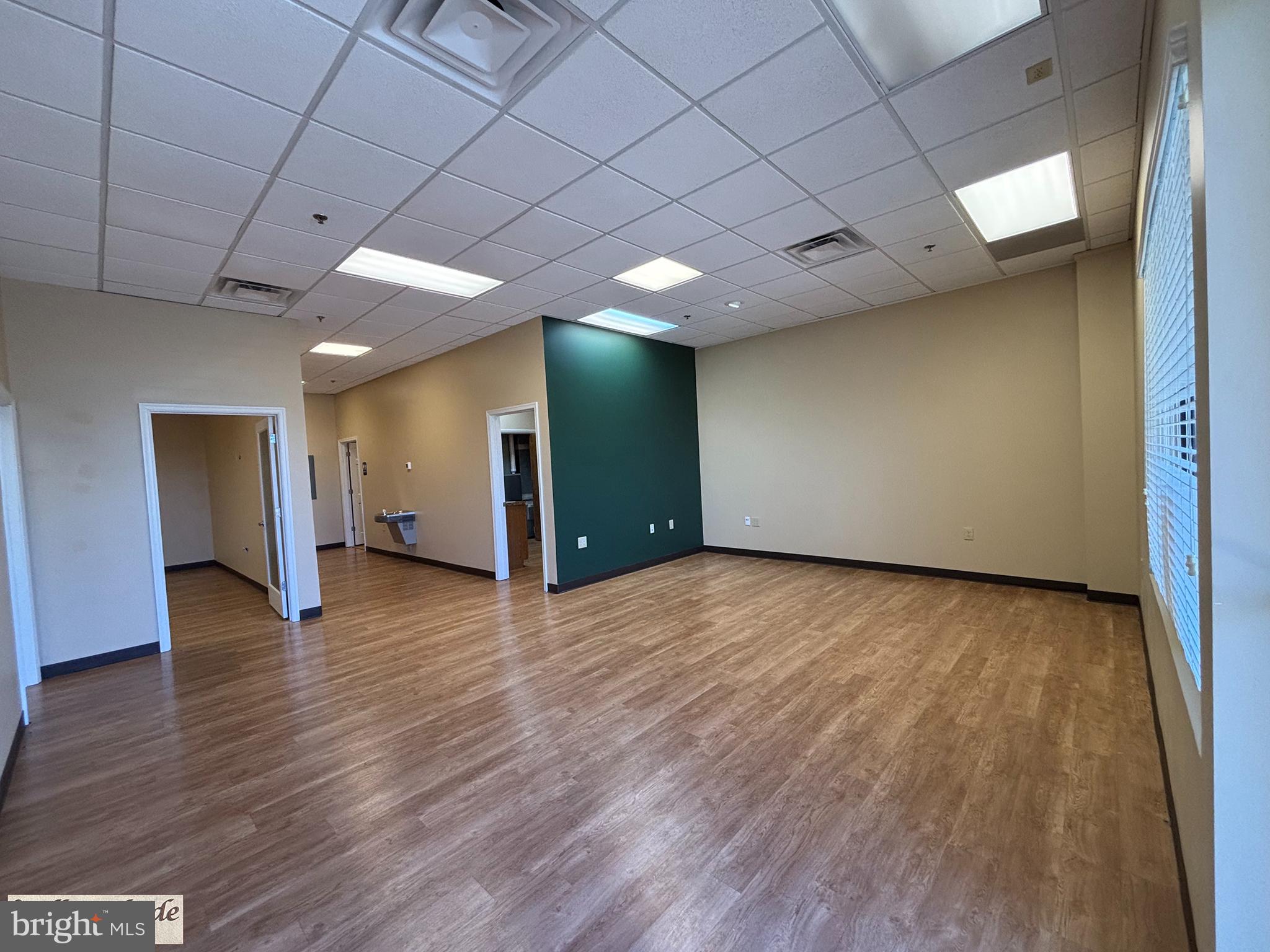 WILLOW SHADE - Commercial Lease