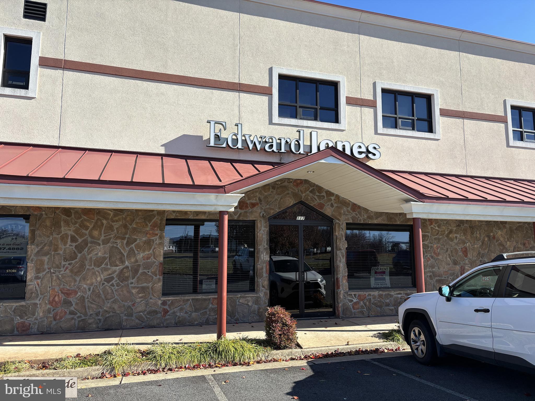 WILLOW SHADE - Commercial Lease