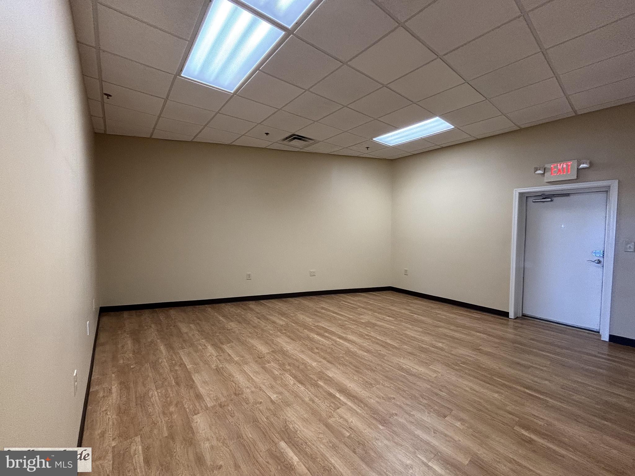 WILLOW SHADE - Commercial Lease