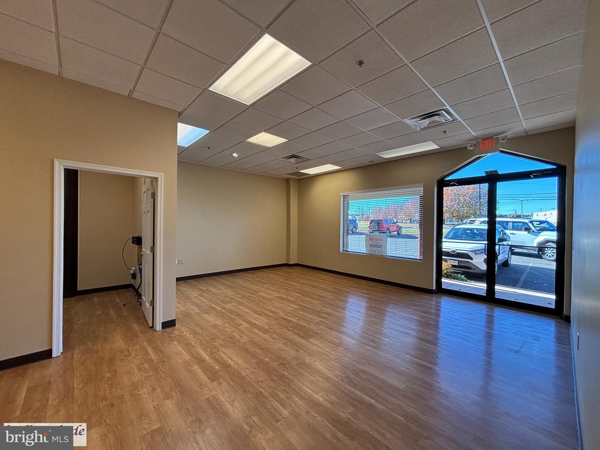 WILLOW SHADE - Commercial Lease