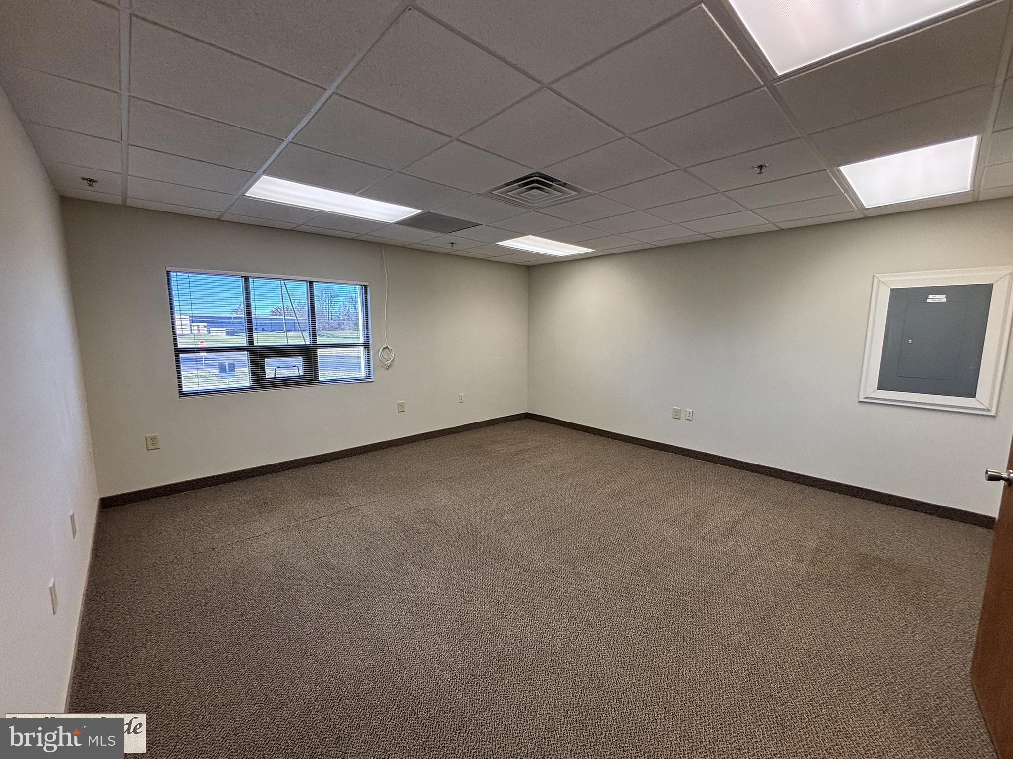 WILLOW SHADE - Commercial Lease