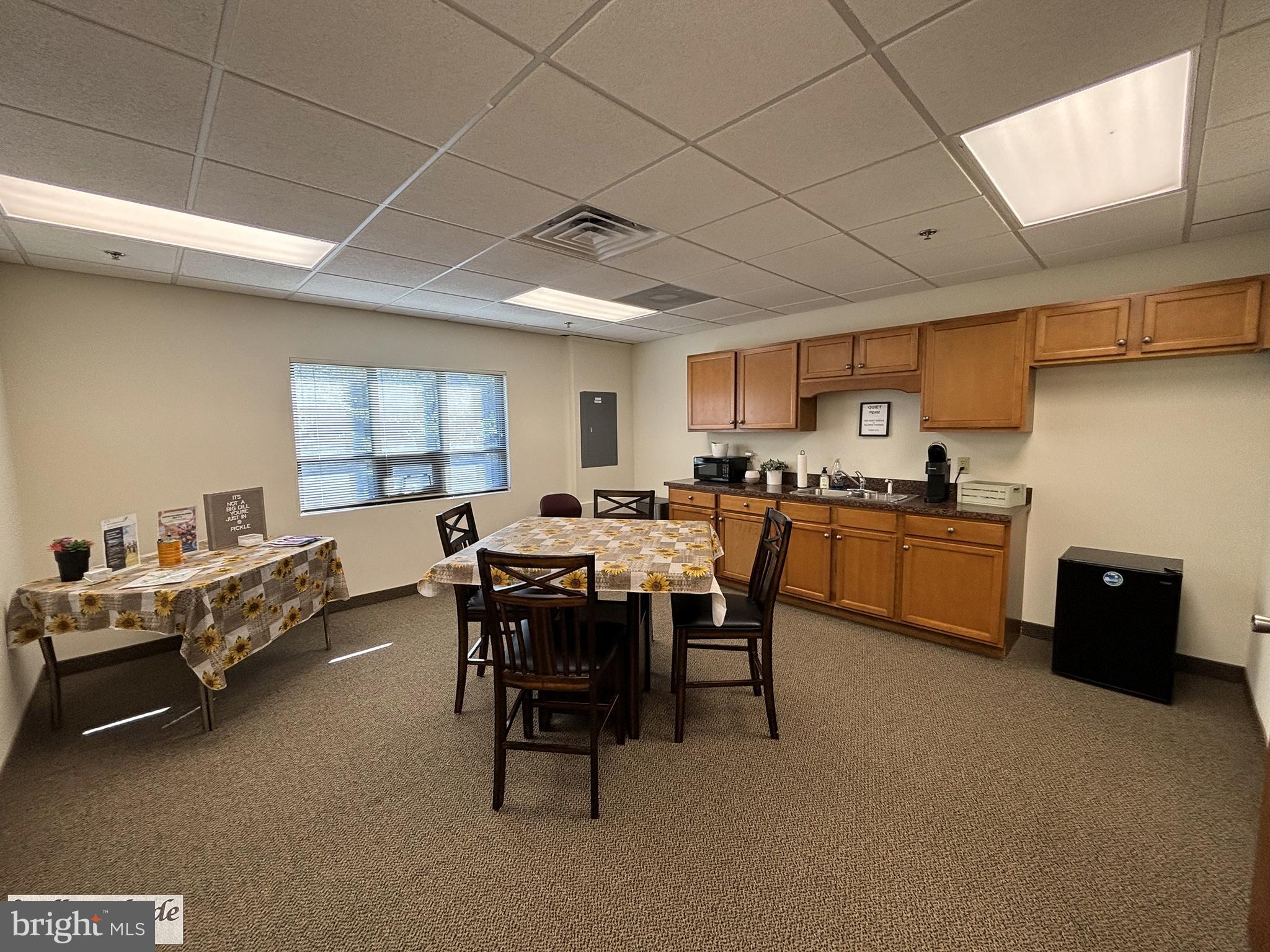 WILLOW SHADE - Commercial Lease