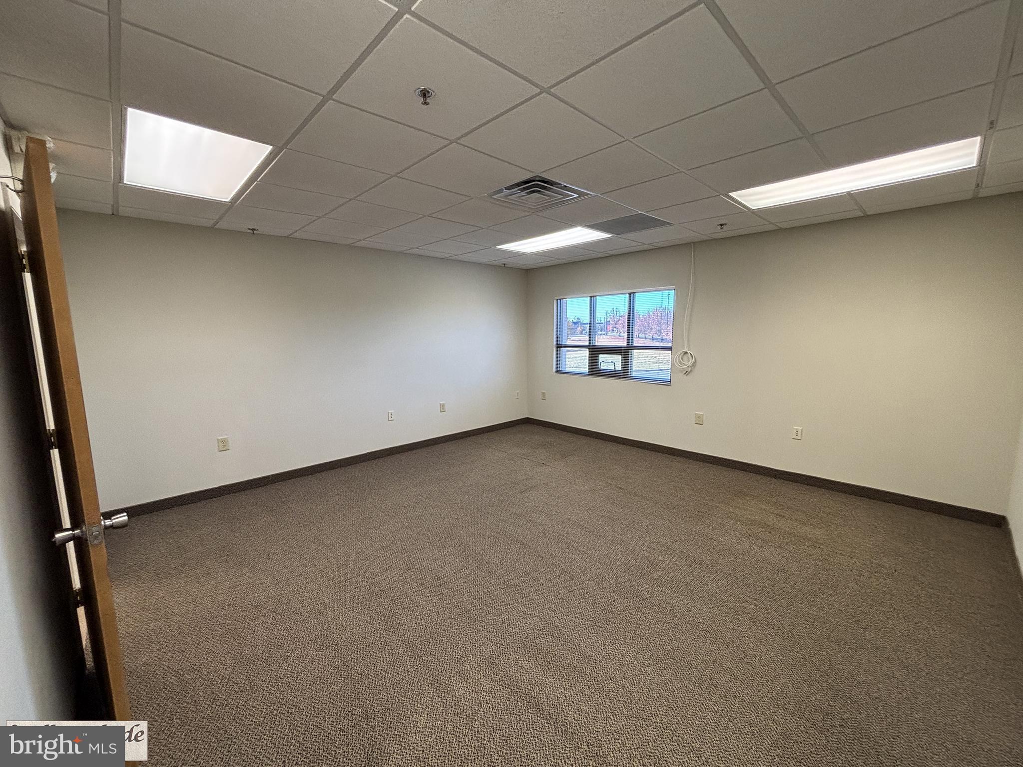 WILLOW SHADE - Commercial Lease