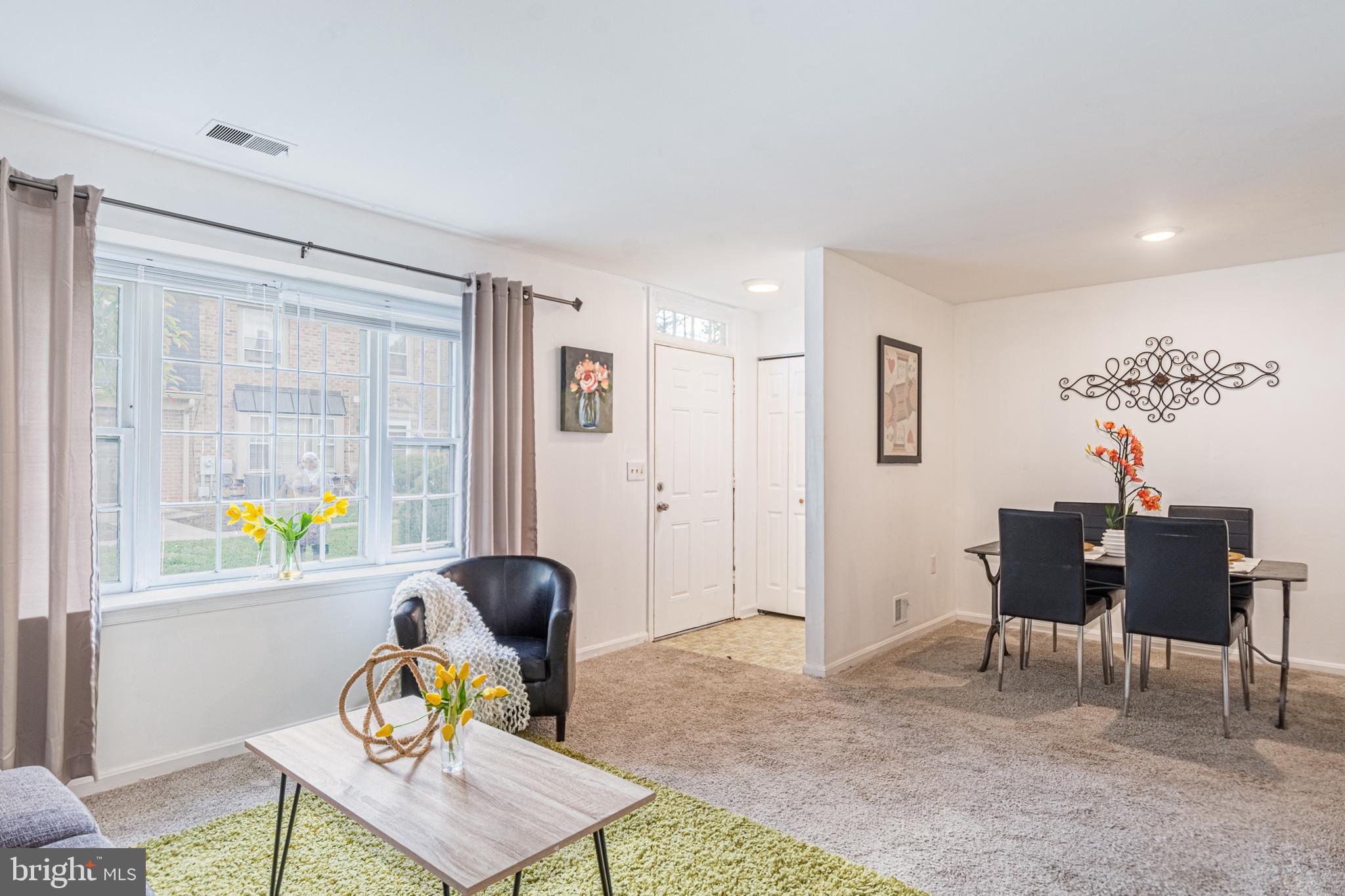 WHISKEY BOTTOM SQUARE - Residential