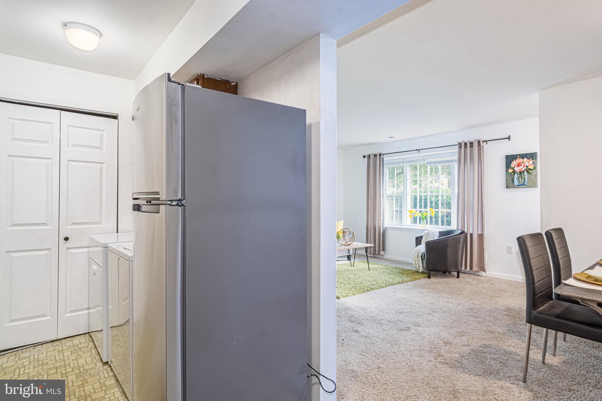 WHISKEY BOTTOM SQUARE - Residential