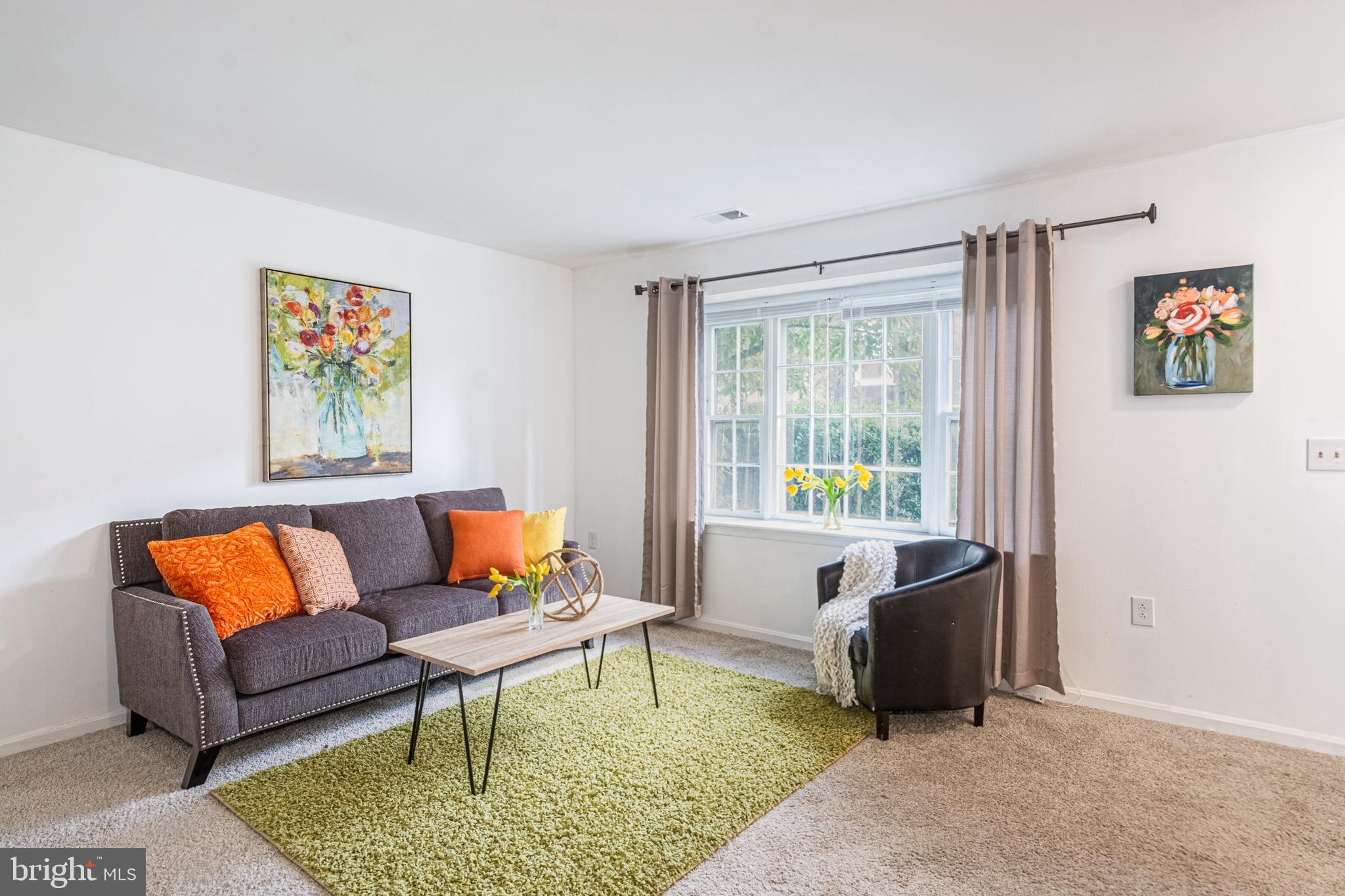 WHISKEY BOTTOM SQUARE - Residential