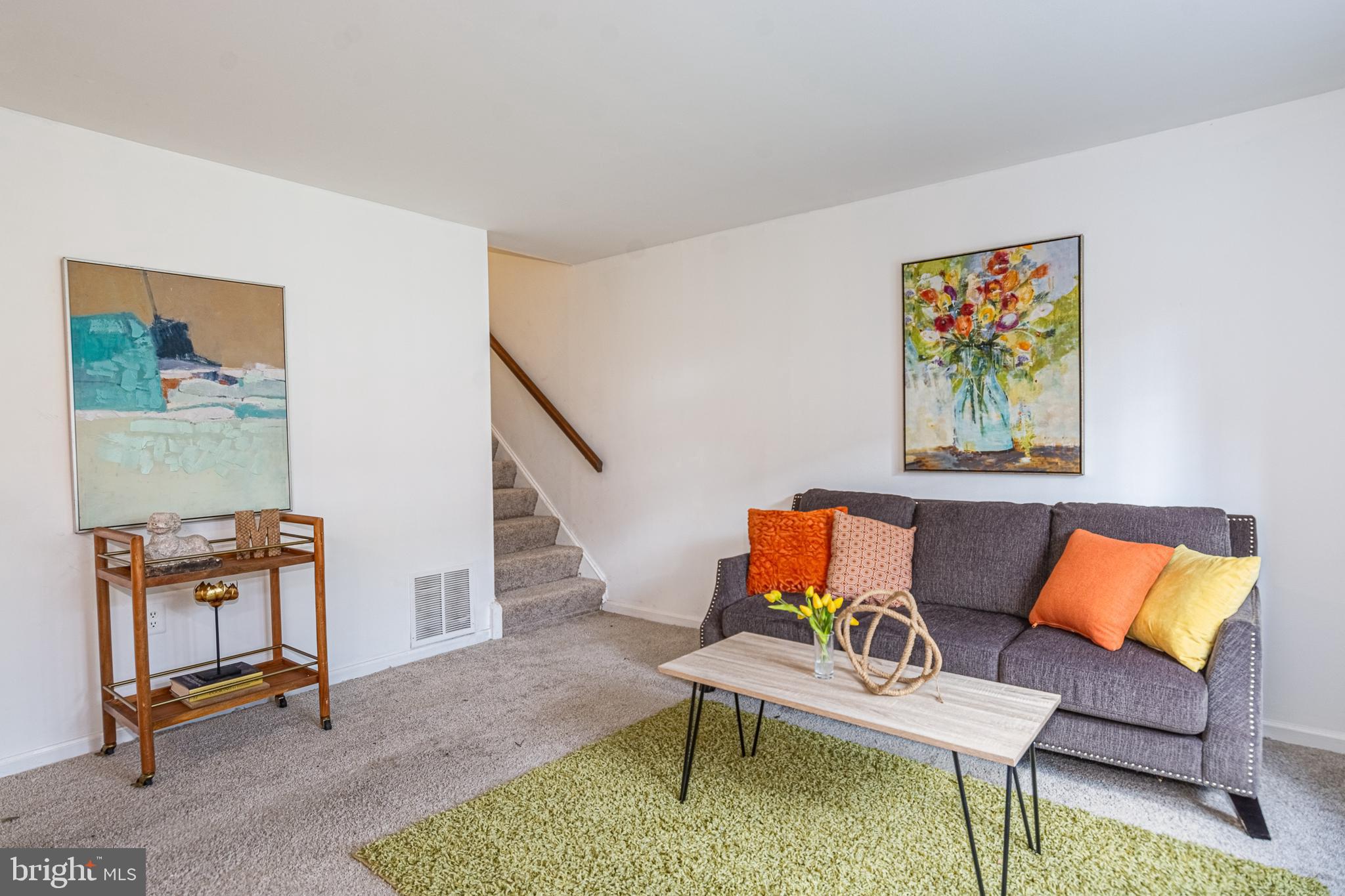 WHISKEY BOTTOM SQUARE - Residential