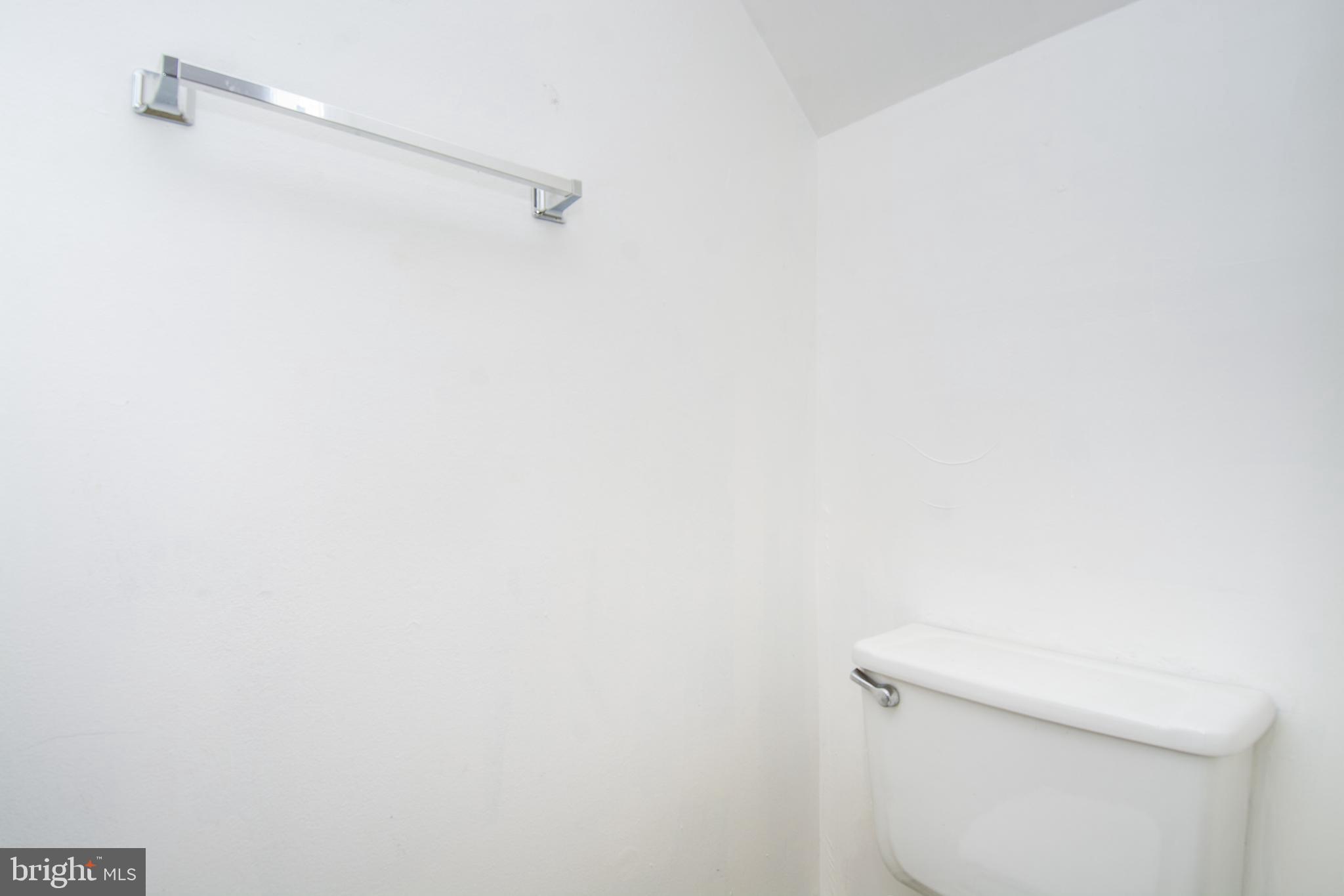 WHISKEY BOTTOM SQUARE - Residential