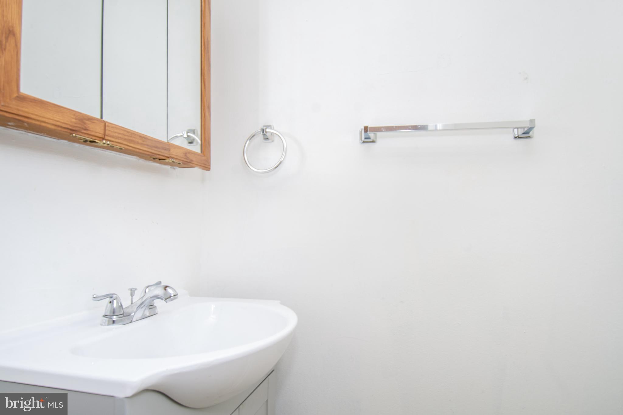 WHISKEY BOTTOM SQUARE - Residential