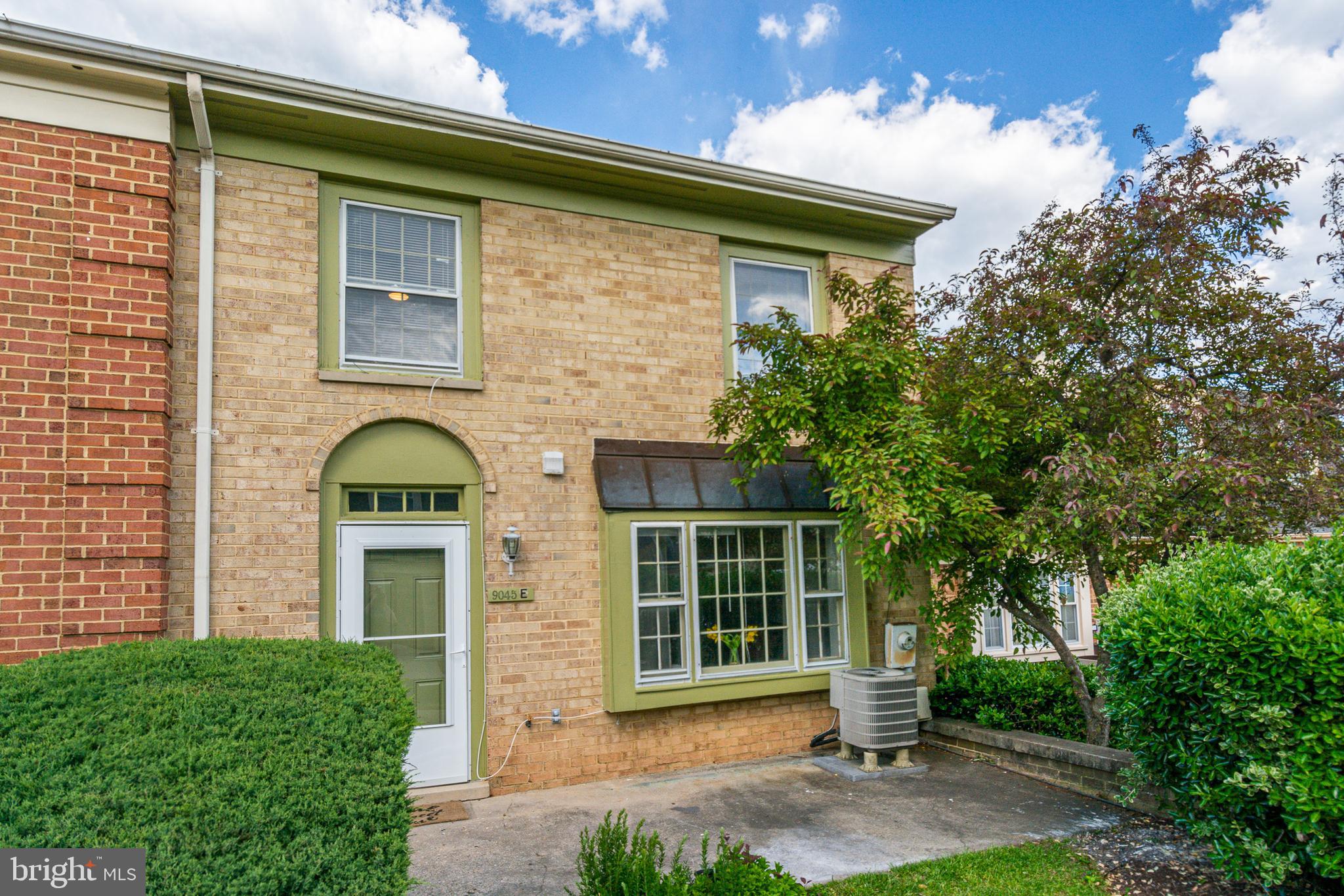 WHISKEY BOTTOM SQUARE - Residential