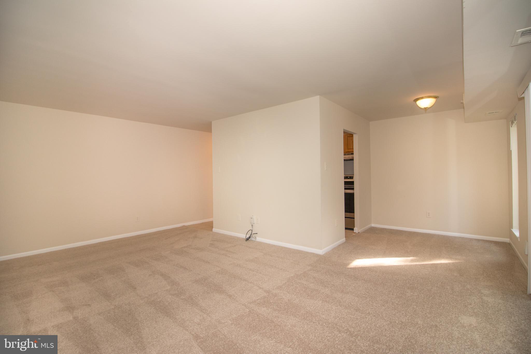 SUMMERTREE CONDO APTS - Residential