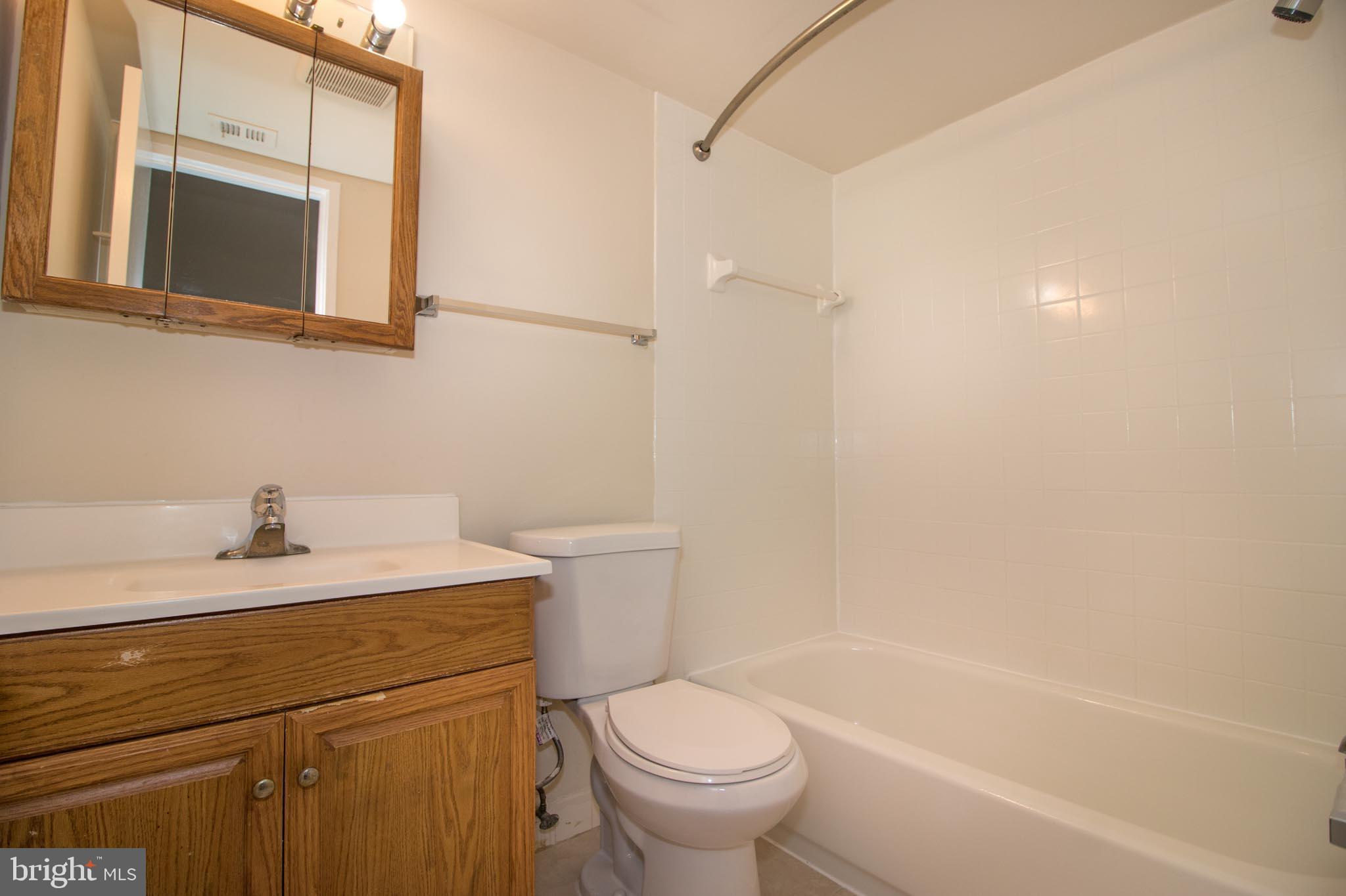 SUMMERTREE CONDO APTS - Residential