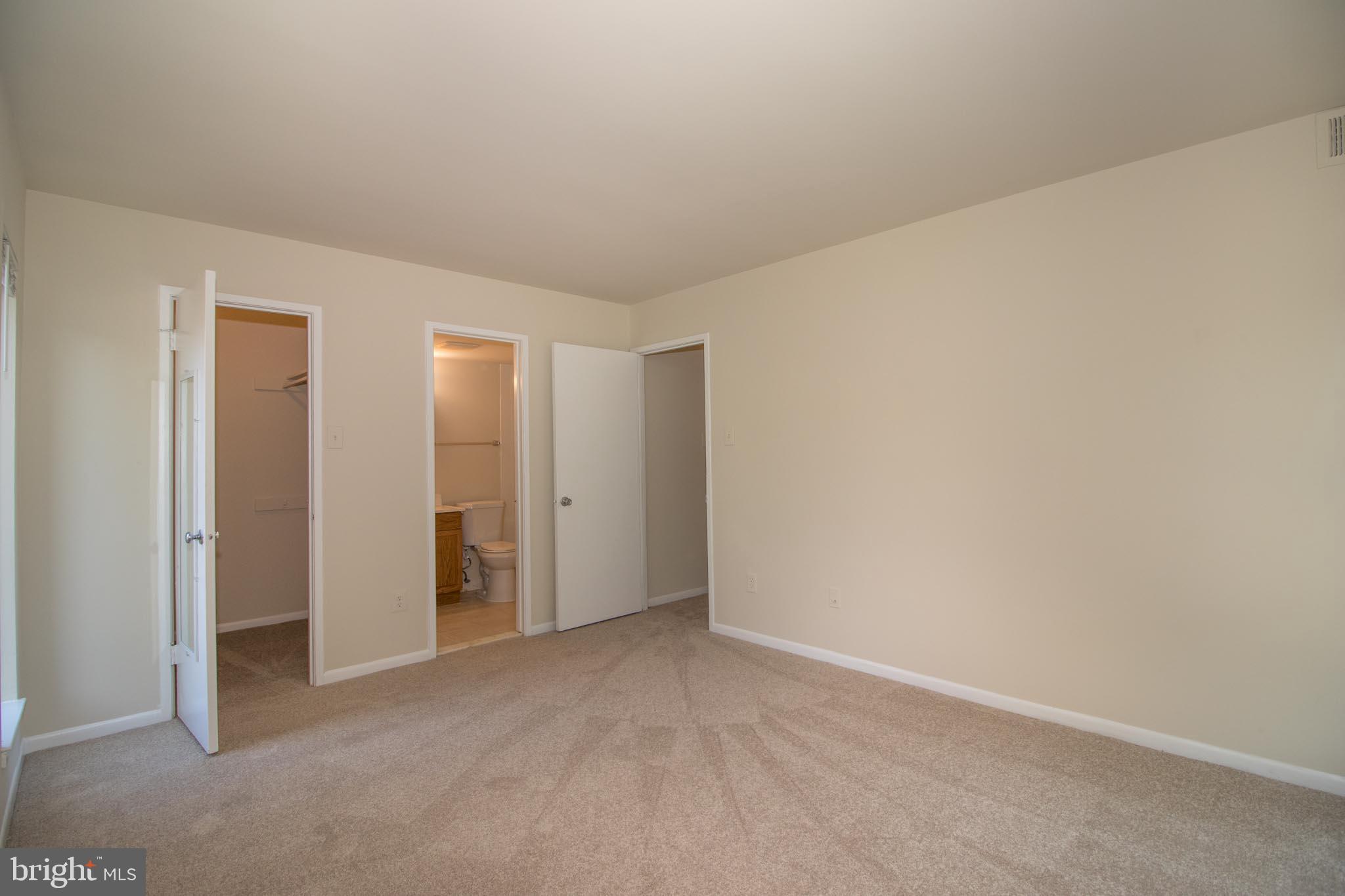 SUMMERTREE CONDO APTS - Residential