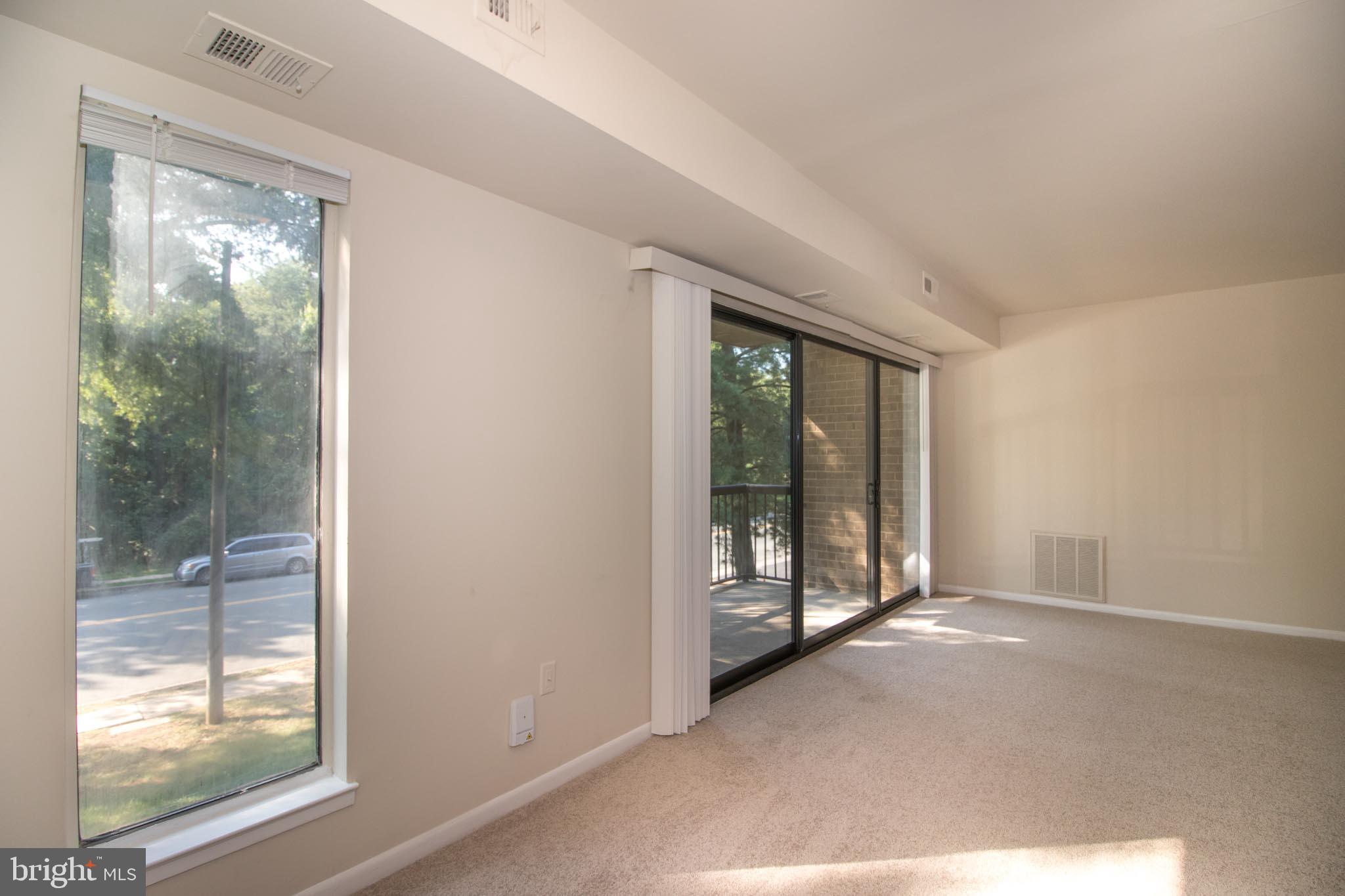 SUMMERTREE CONDO APTS - Residential