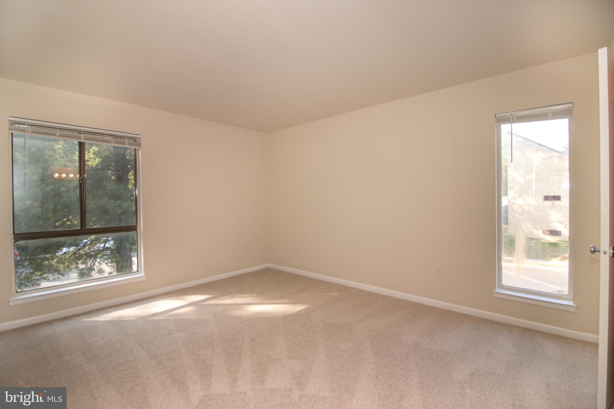 SUMMERTREE CONDO APTS - Residential