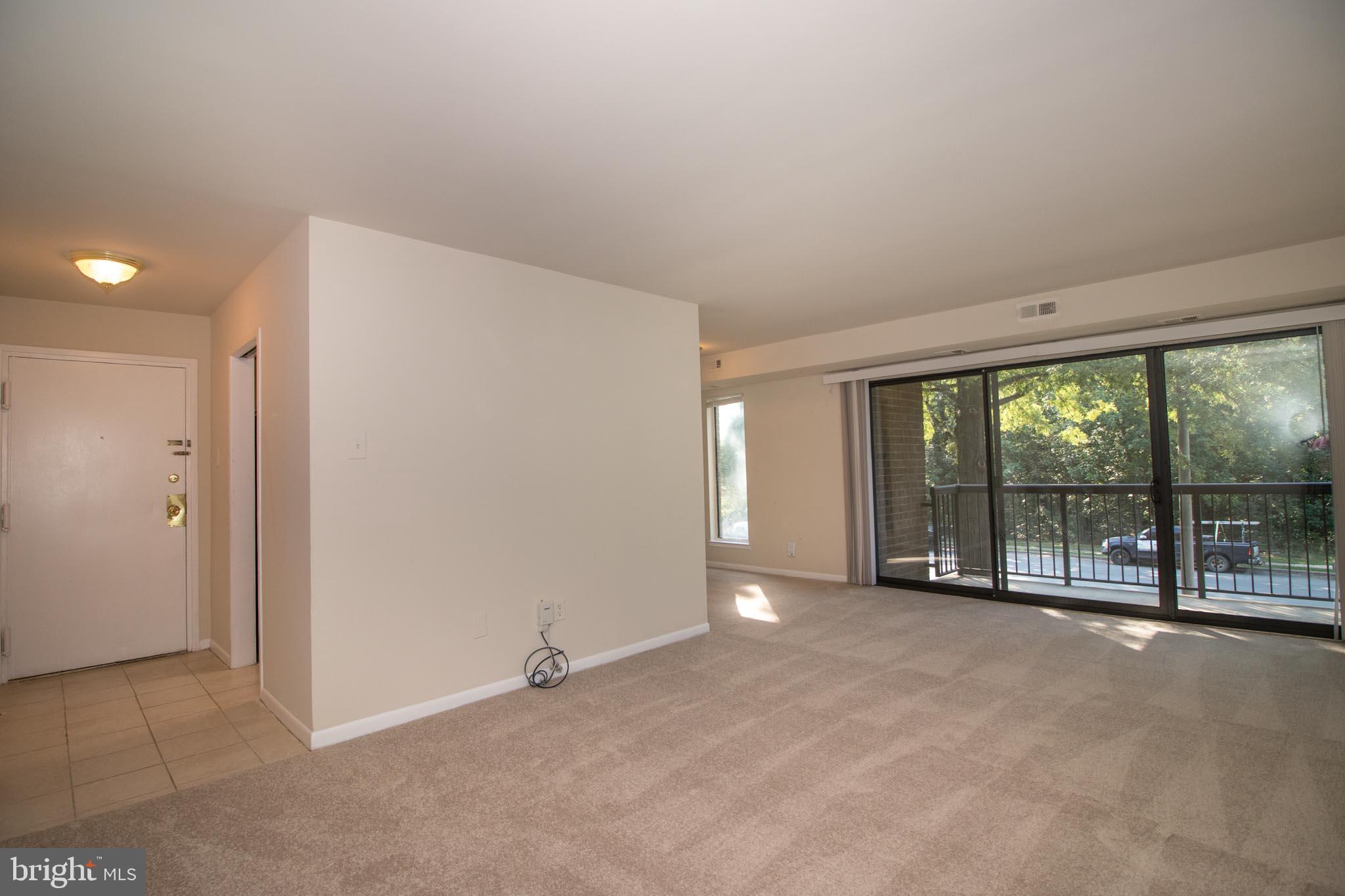 SUMMERTREE CONDO APTS - Residential